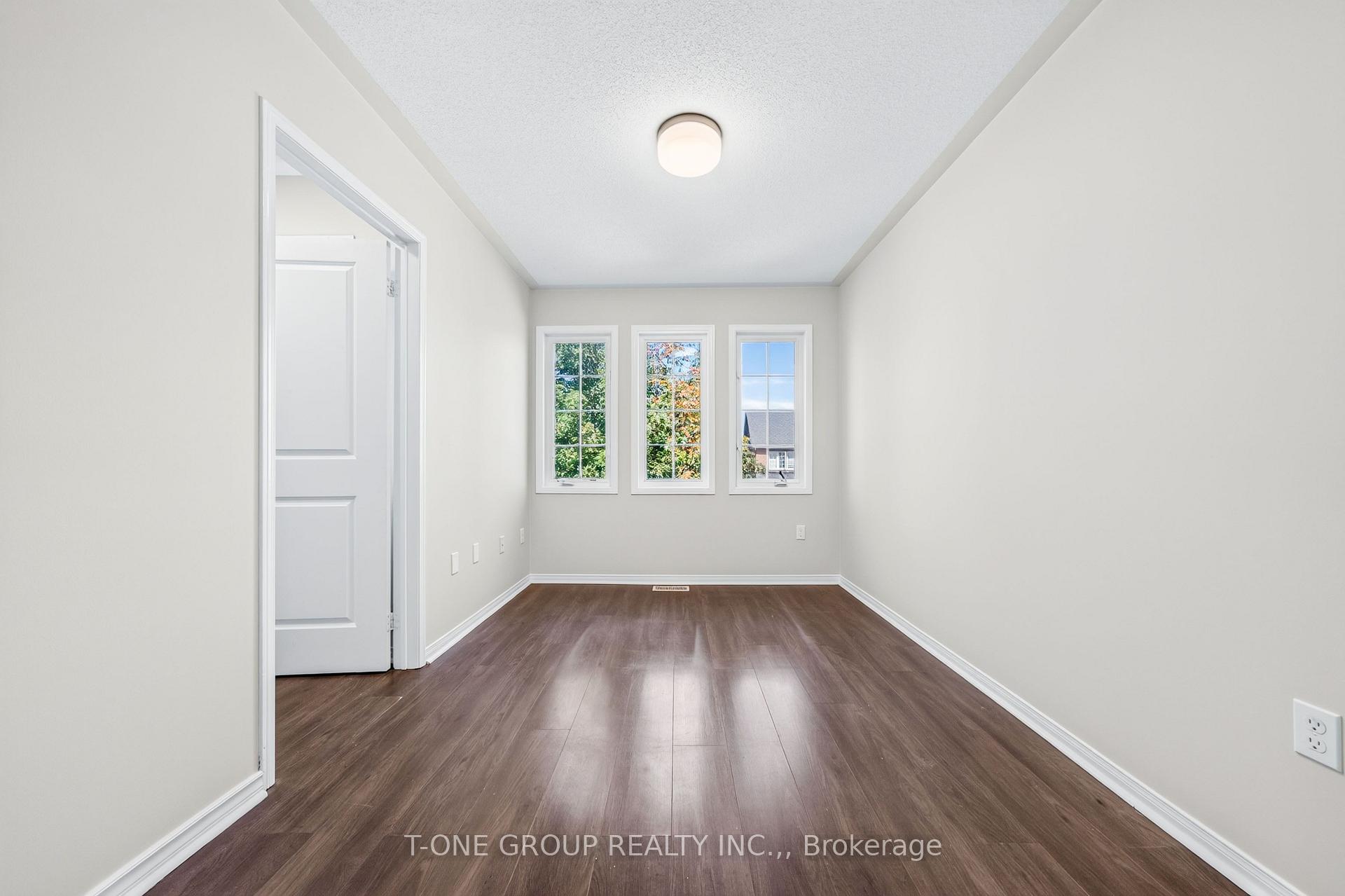 Photo 24 of 55 Rainbow Valley Crescent, Markham, Greensborough — HOMEH
