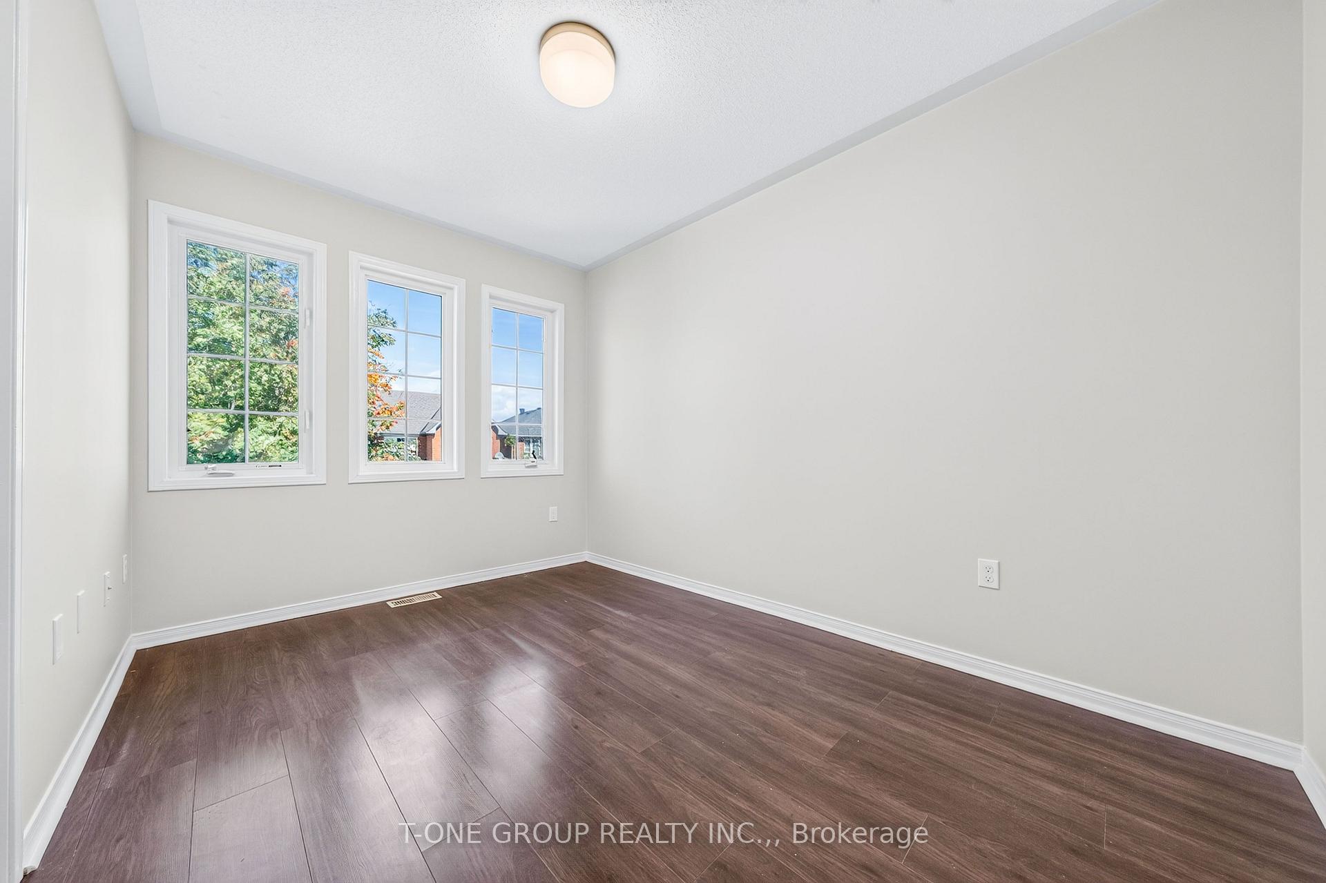 Photo 25 of 55 Rainbow Valley Crescent, Markham, Greensborough — HOMEH