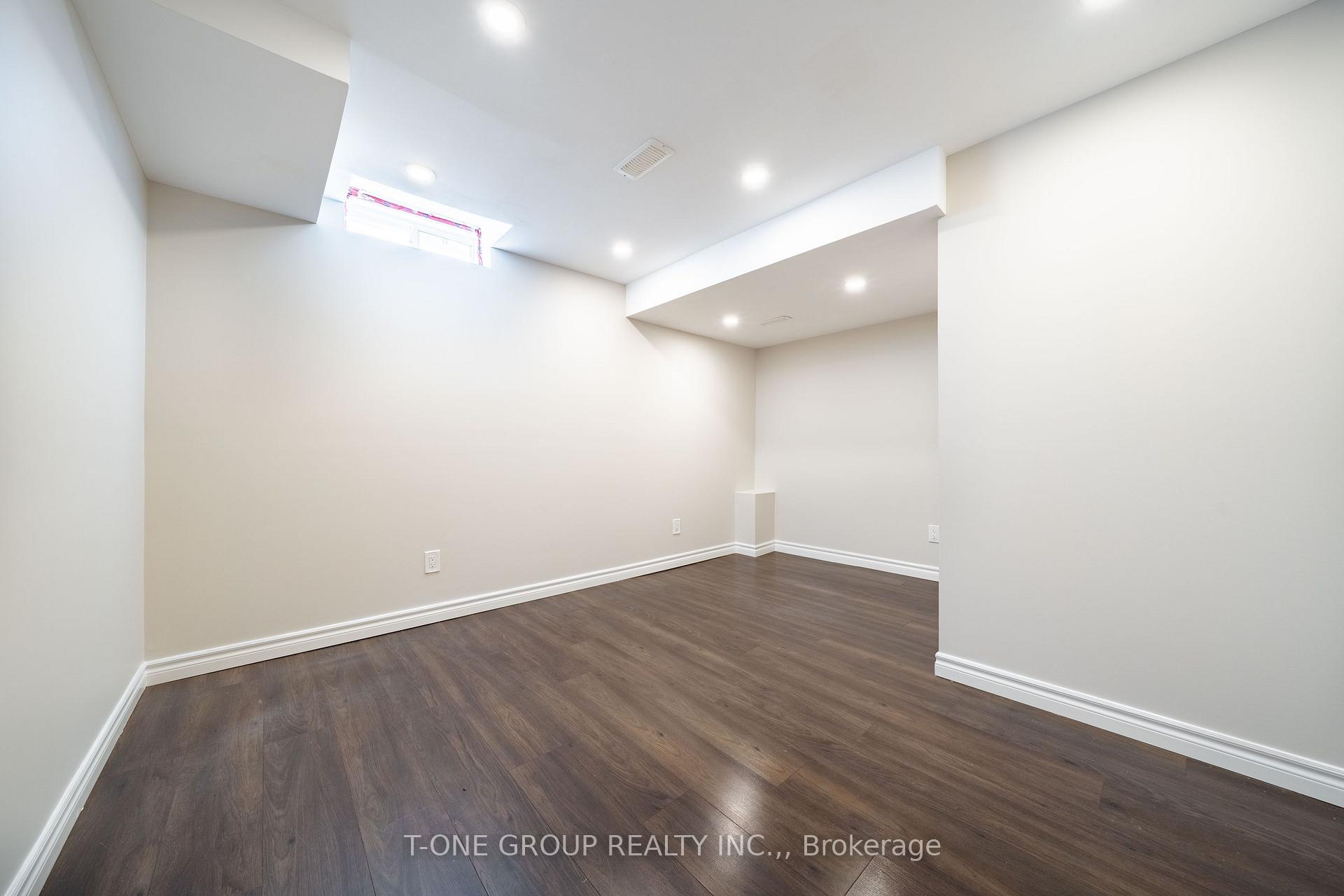Photo 33 of 55 Rainbow Valley Crescent, Markham, Greensborough — HOMEH