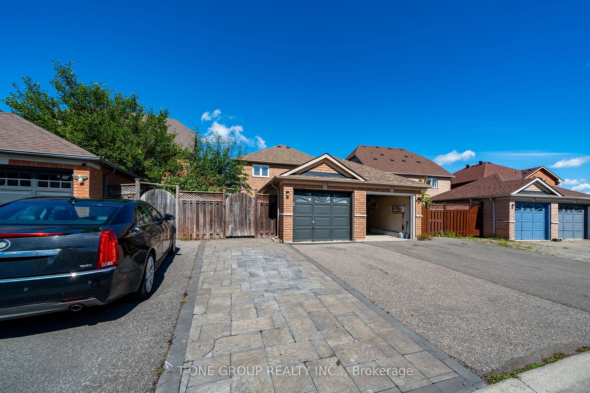 Photo 39 of 55 Rainbow Valley Crescent, Markham, Greensborough — HOMEH