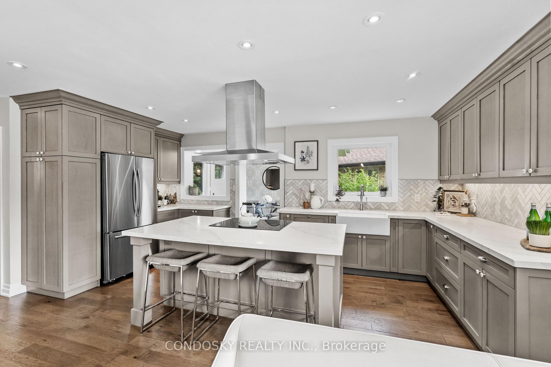 Photo 3 of 15 Gibbons Place, Halton Hills, Georgetown — HOMEH