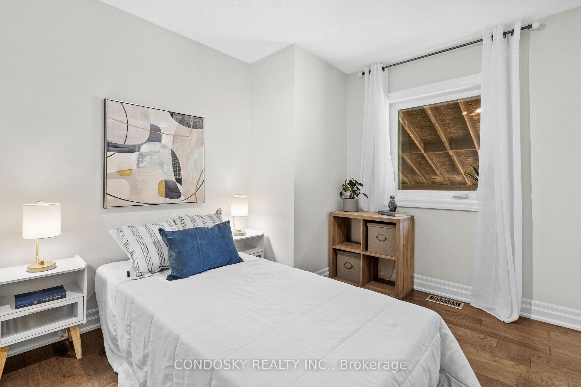 Photo 24 of 15 Gibbons Place, Halton Hills, Georgetown — HOMEH