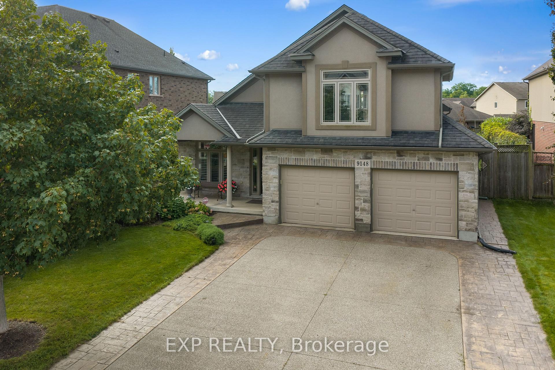 Photo 2 of 9148 Tapestry Court, Niagara Falls, Forestview — HOMEH