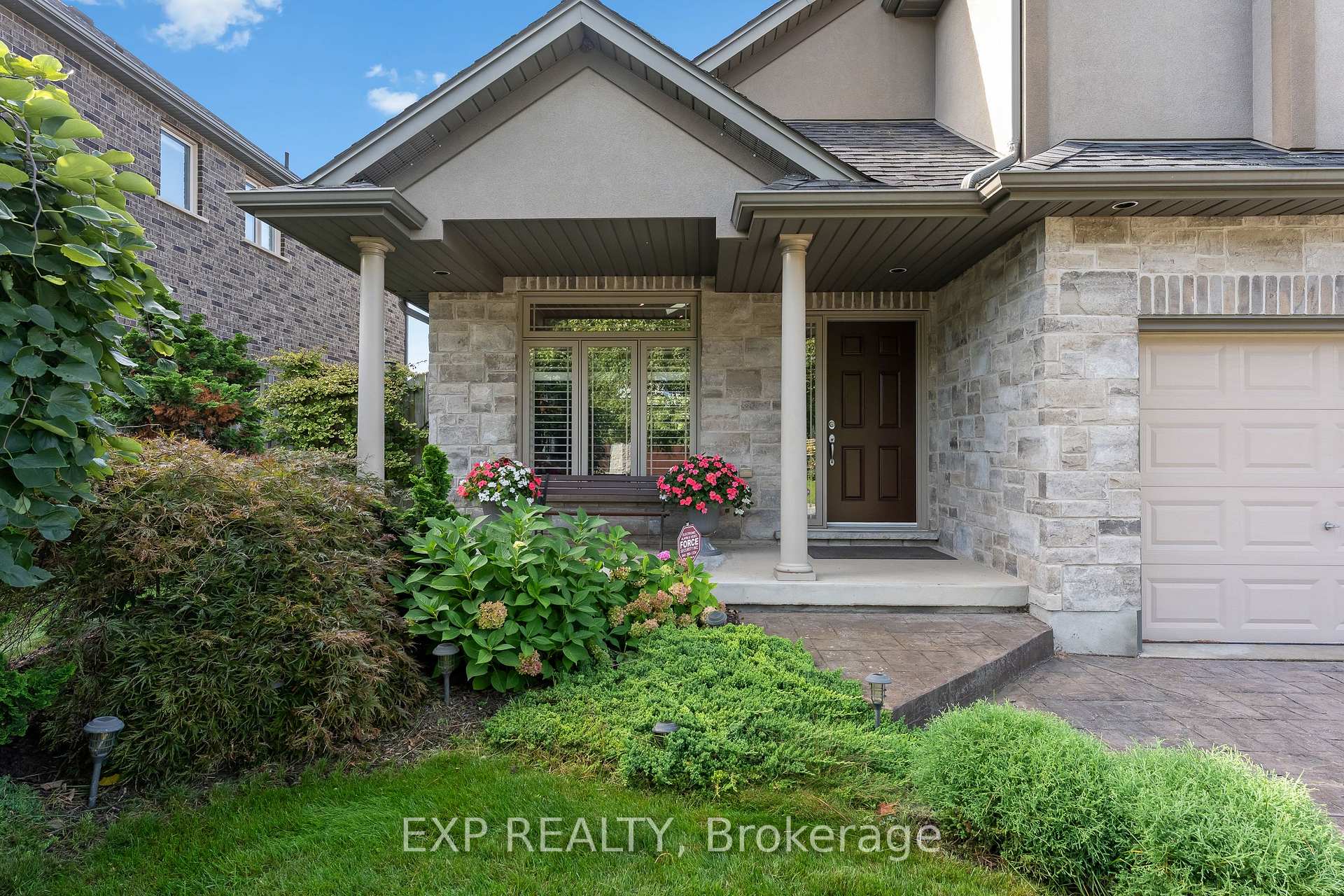 Photo 3 of 9148 Tapestry Court, Niagara Falls, Forestview — HOMEH
