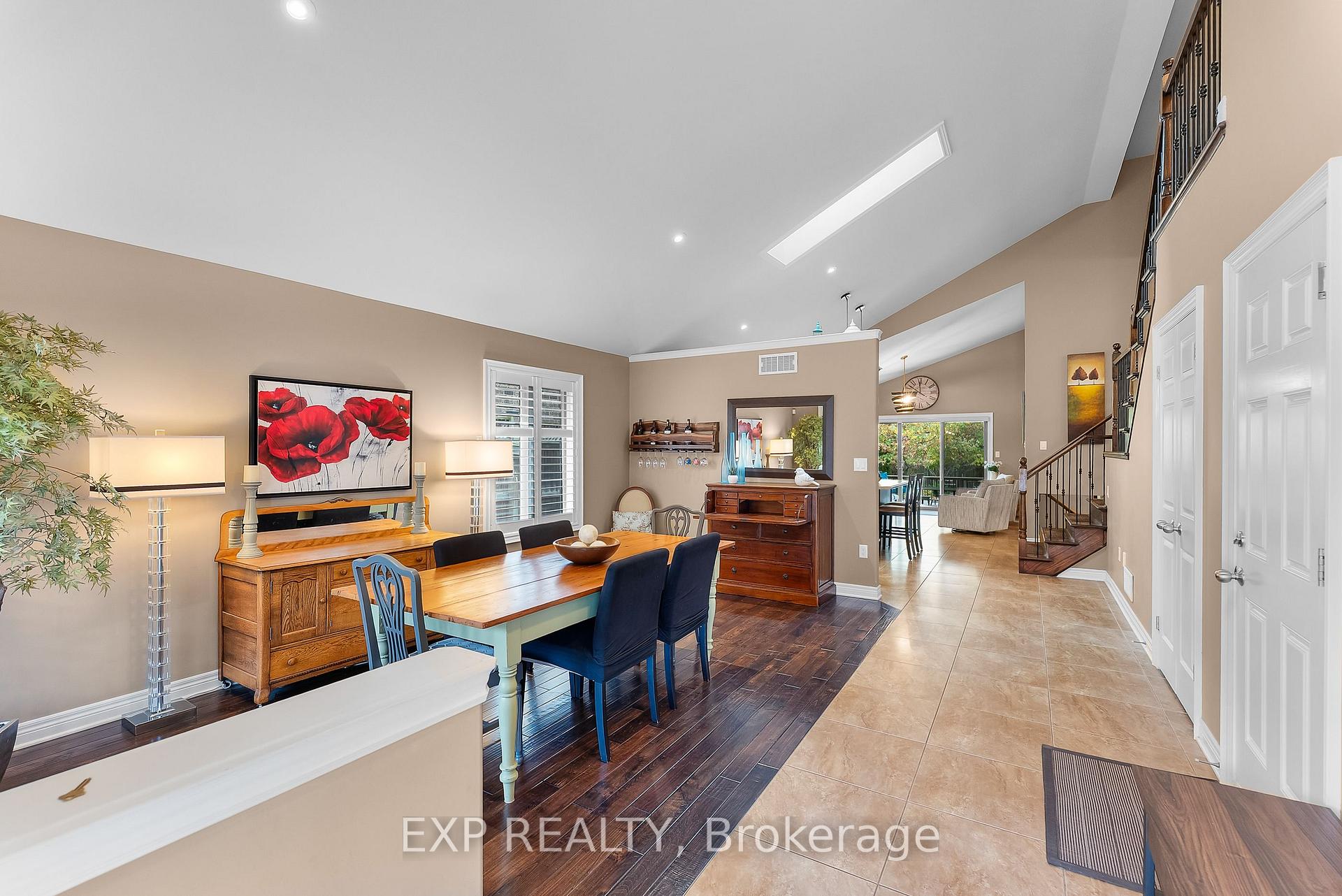 Photo 5 of 9148 Tapestry Court, Niagara Falls, Forestview — HOMEH