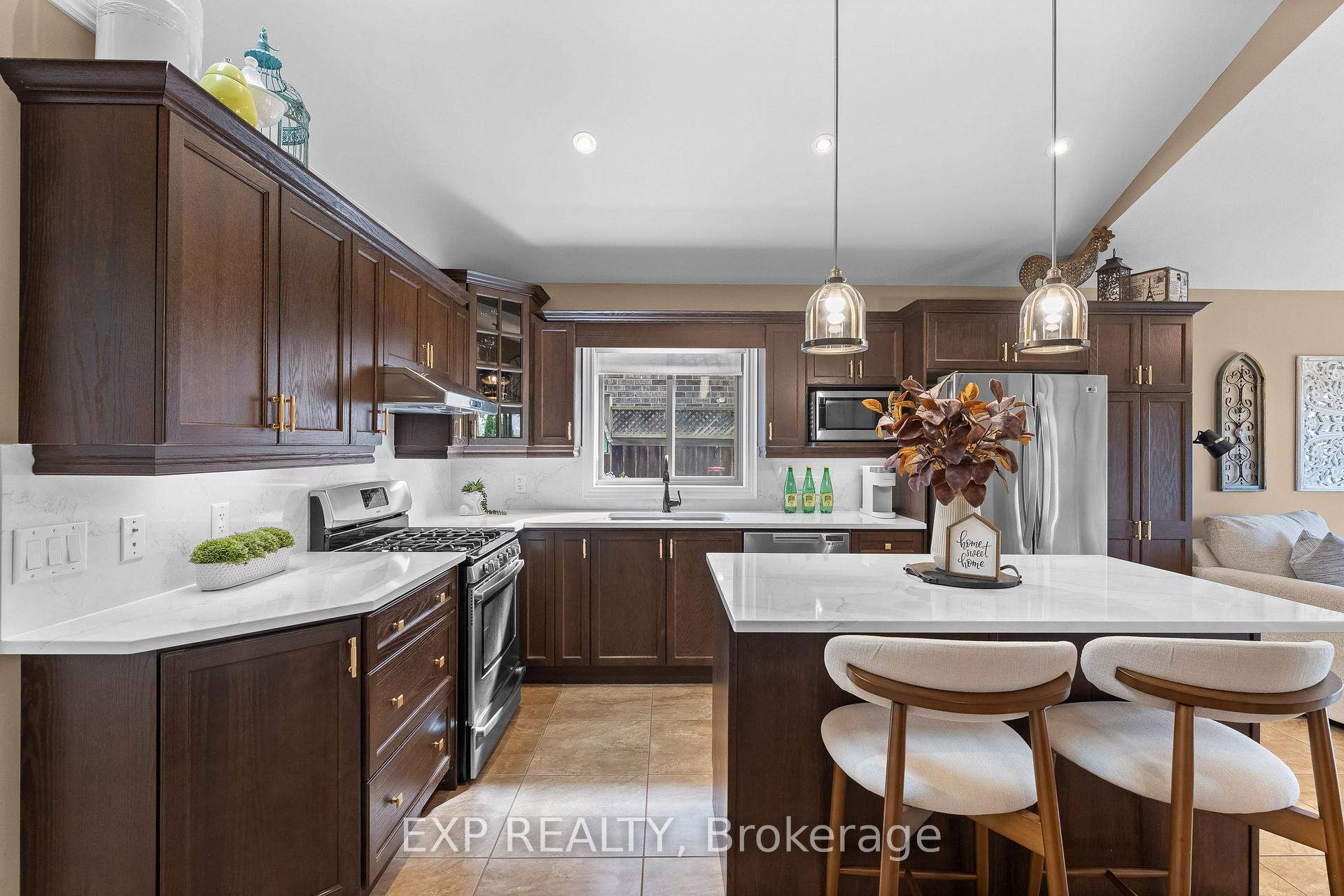 Photo 11 of 9148 Tapestry Court, Niagara Falls, Forestview — HOMEH