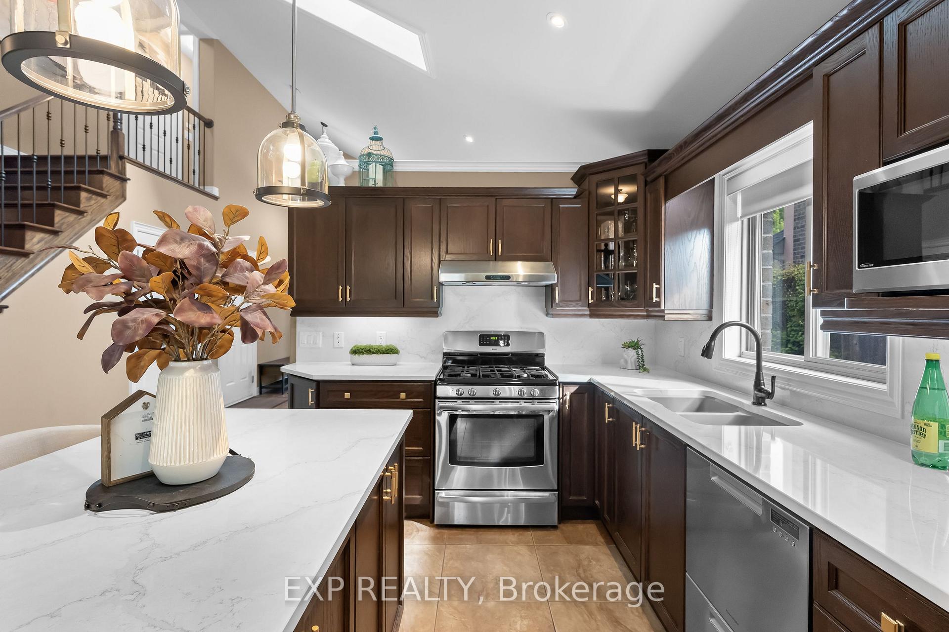 Photo 13 of 9148 Tapestry Court, Niagara Falls, Forestview — HOMEH