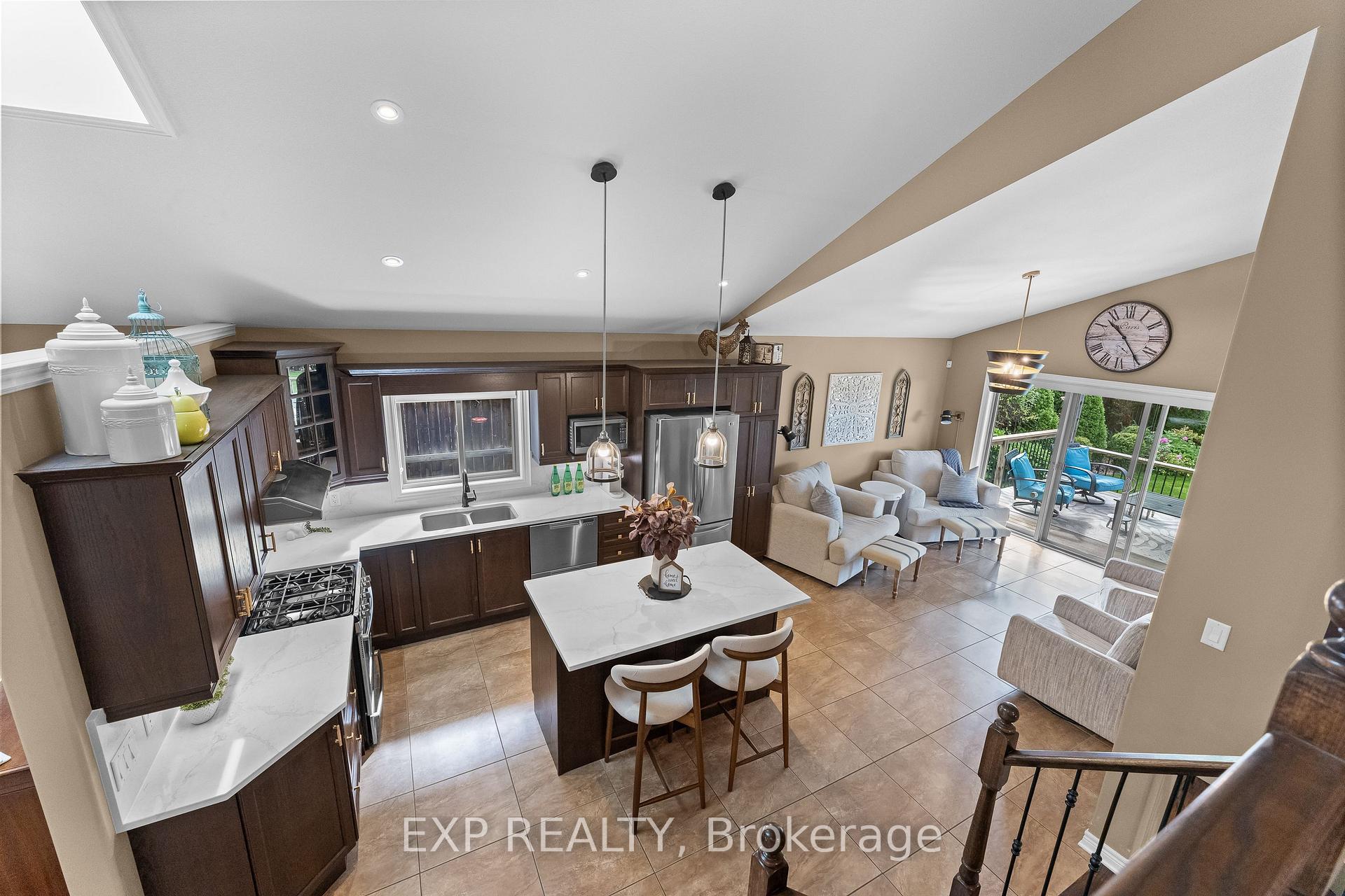 Photo 14 of 9148 Tapestry Court, Niagara Falls, Forestview — HOMEH