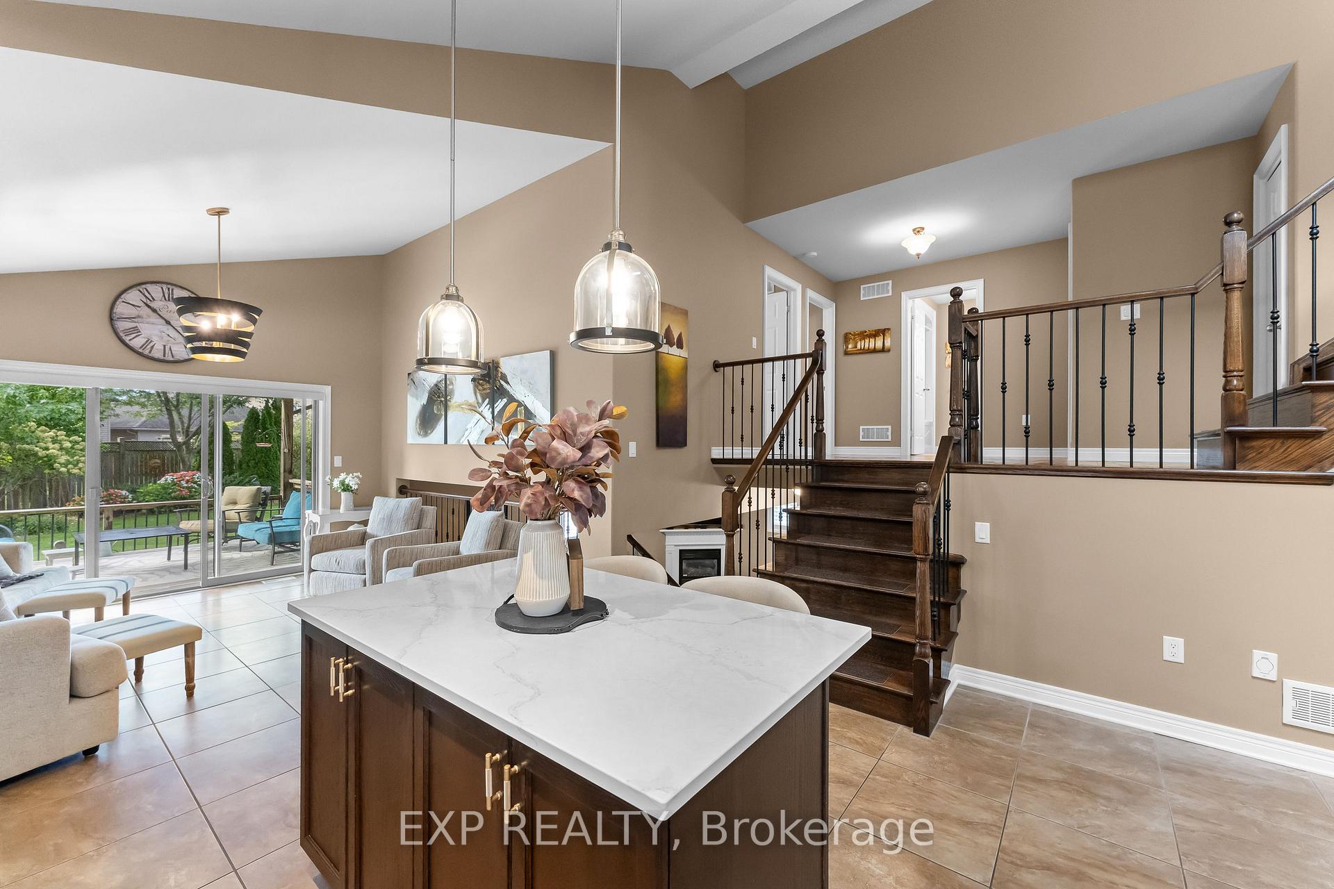 Photo 15 of 9148 Tapestry Court, Niagara Falls, Forestview — HOMEH