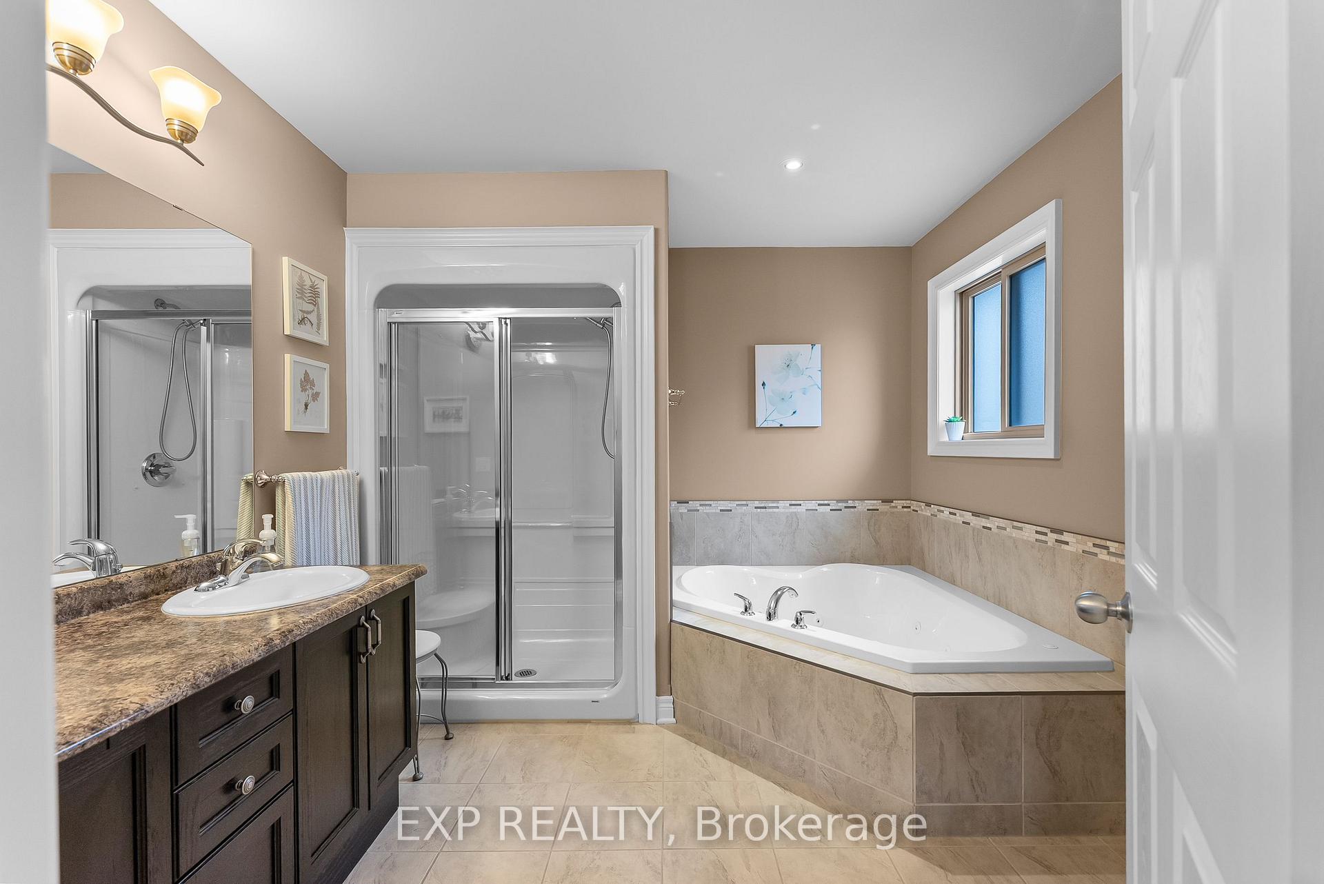 Photo 18 of 9148 Tapestry Court, Niagara Falls, Forestview — HOMEH