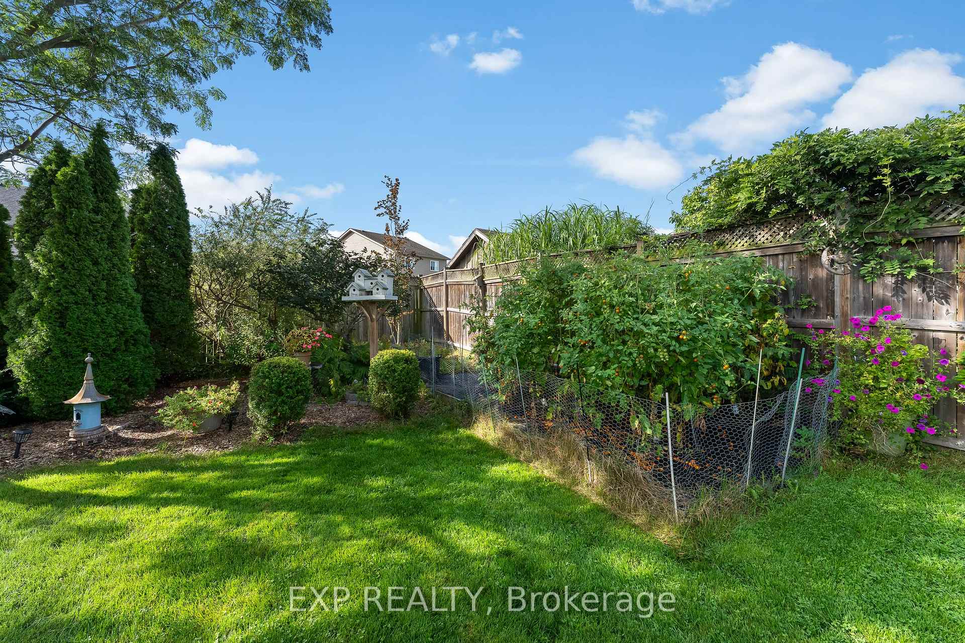 Photo 35 of 9148 Tapestry Court, Niagara Falls, Forestview — HOMEH