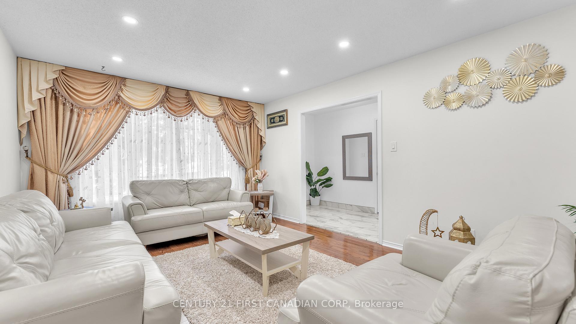 Photo 3 of 146 Colette Drive, London, South X — HOMEH