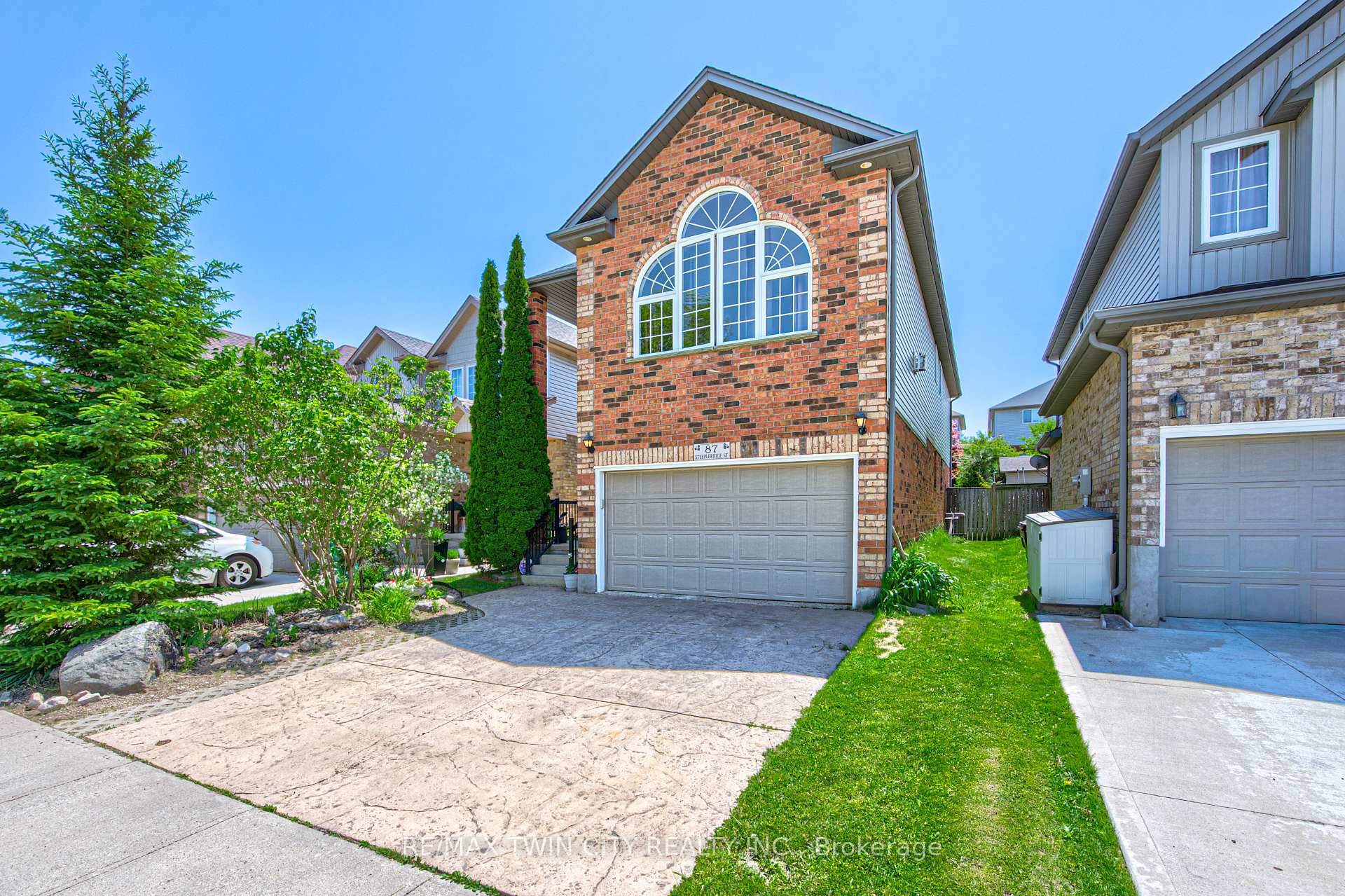 Photo 2 of 87 Steepleridge Street, Kitchener, Doon South — HOMEH