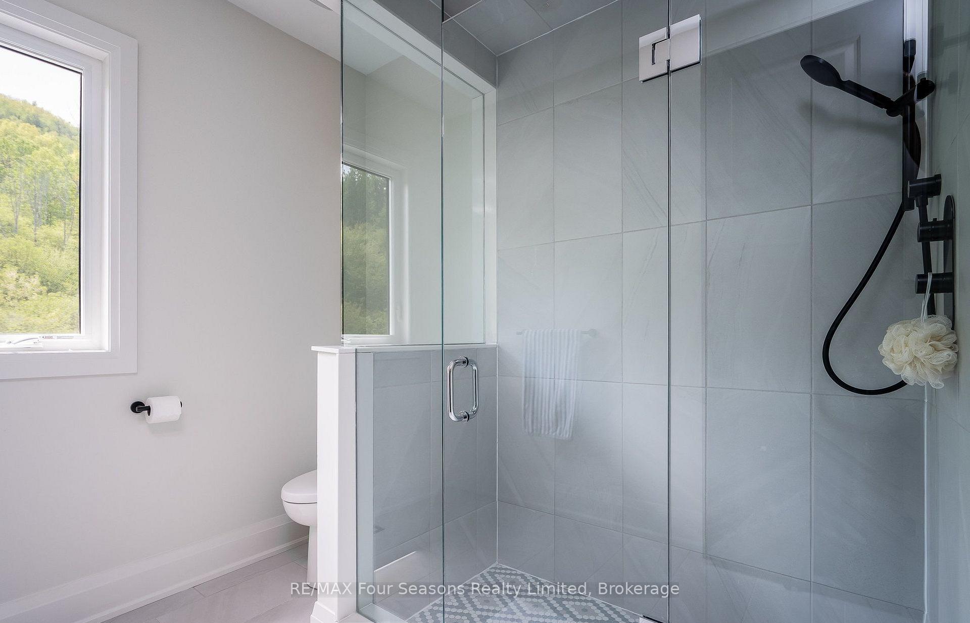 Photo 37 of 132 Dorothy Drive, Blue Mountains — HOMEH