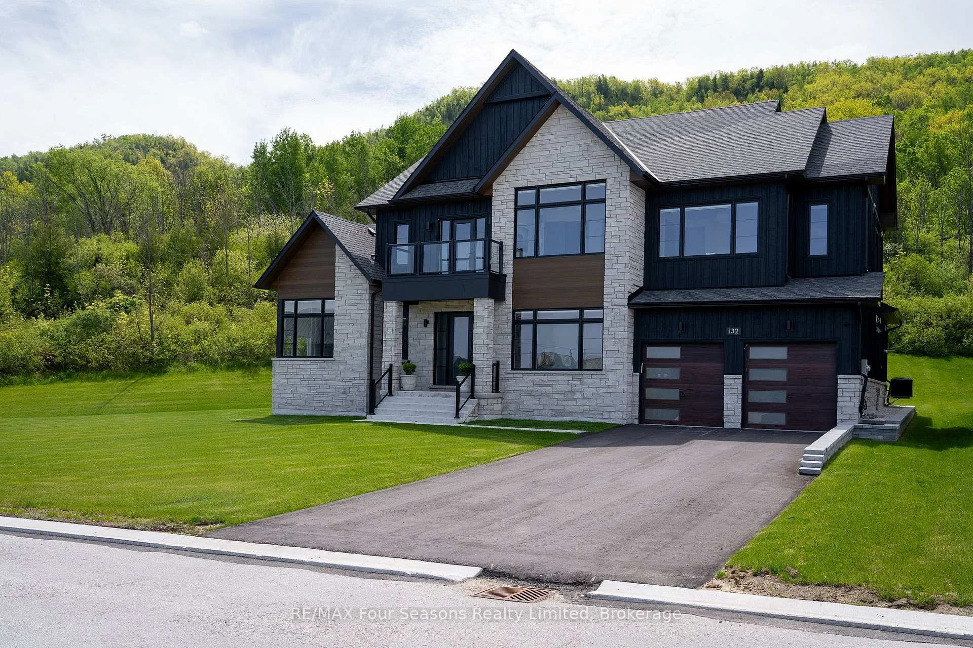 Photo 46 of 132 Dorothy Drive, Blue Mountains — HOMEH
