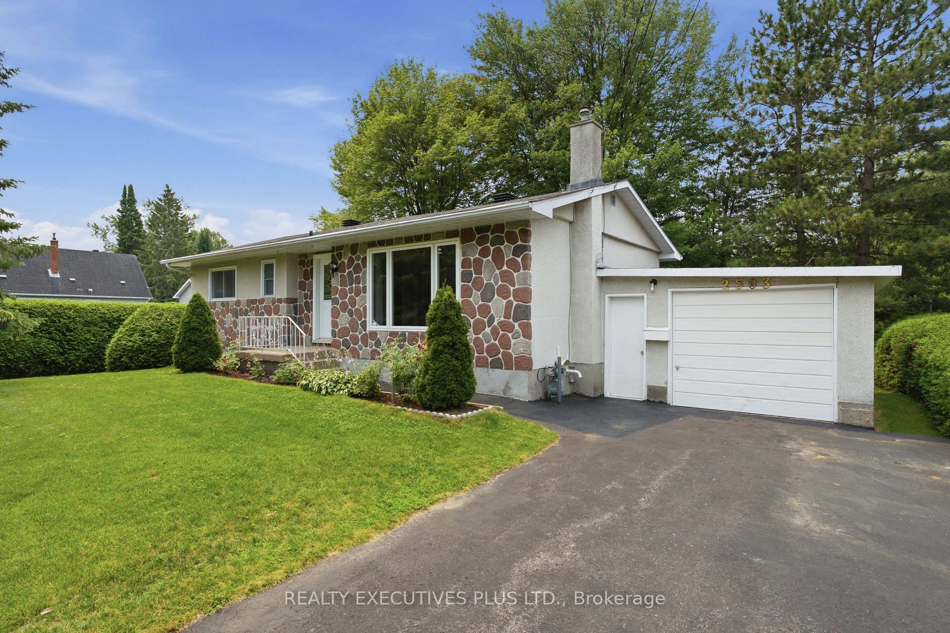 Photo of 2593 Cleroux Crescent
