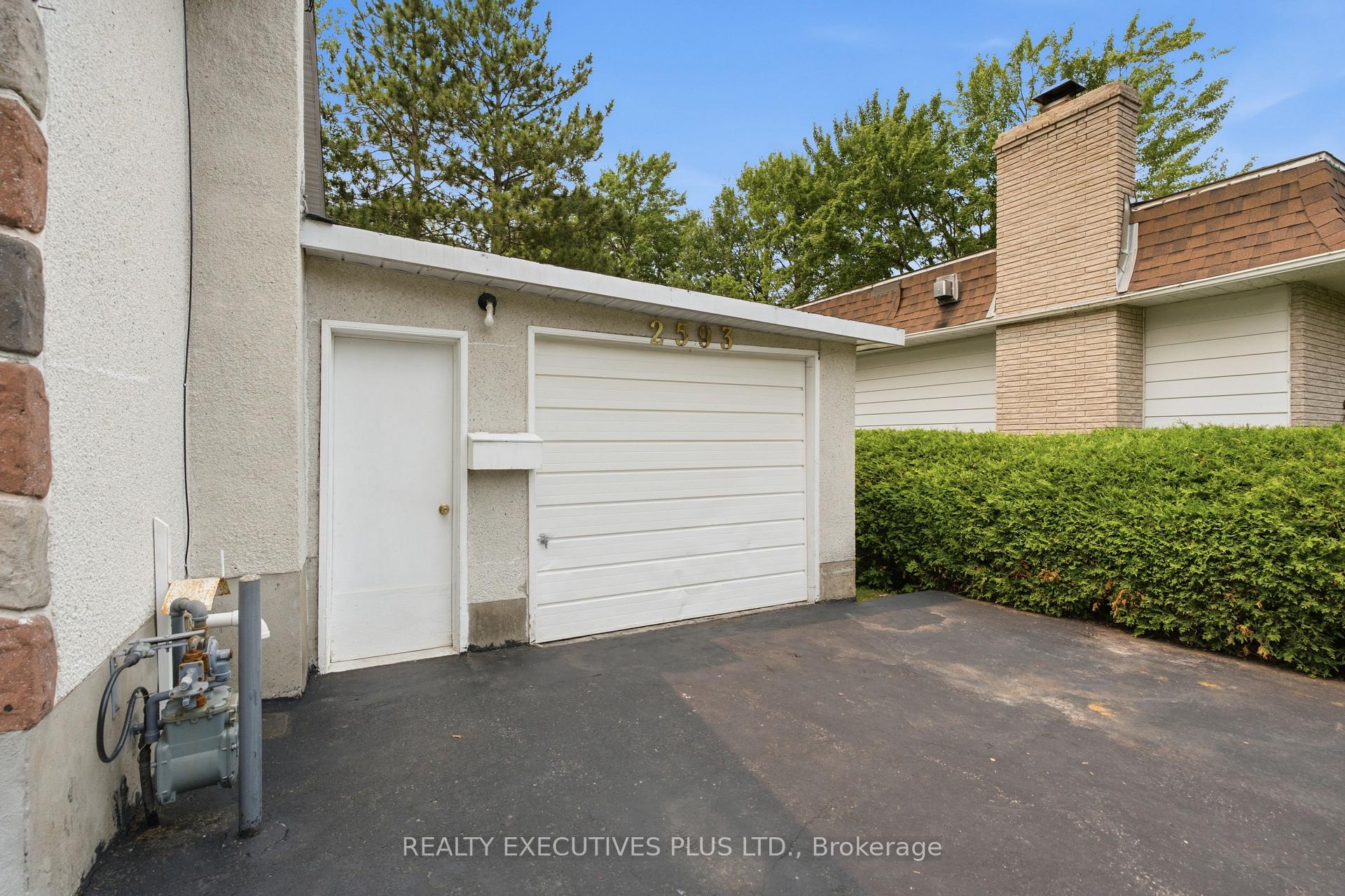 Photo 5 of 2593 Cleroux Crescent, Ottawa, Blackburn Hamlet (South) — HOMEH
