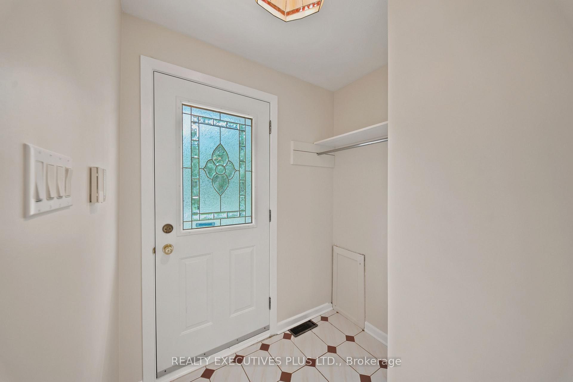 Photo 6 of 2593 Cleroux Crescent, Ottawa, Blackburn Hamlet (South) — HOMEH