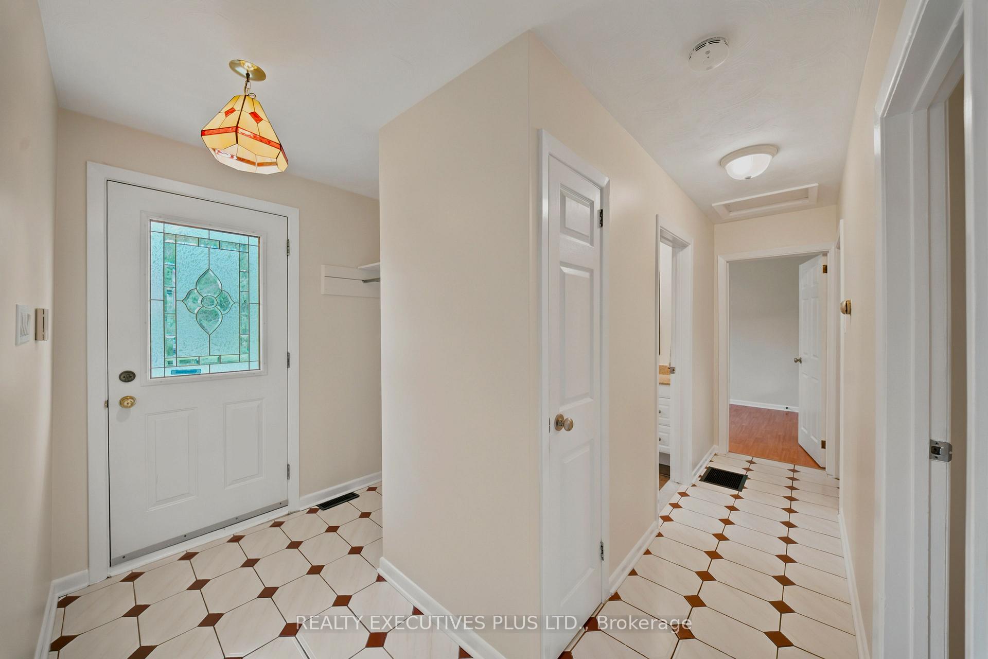 Photo 7 of 2593 Cleroux Crescent, Ottawa, Blackburn Hamlet (South) — HOMEH