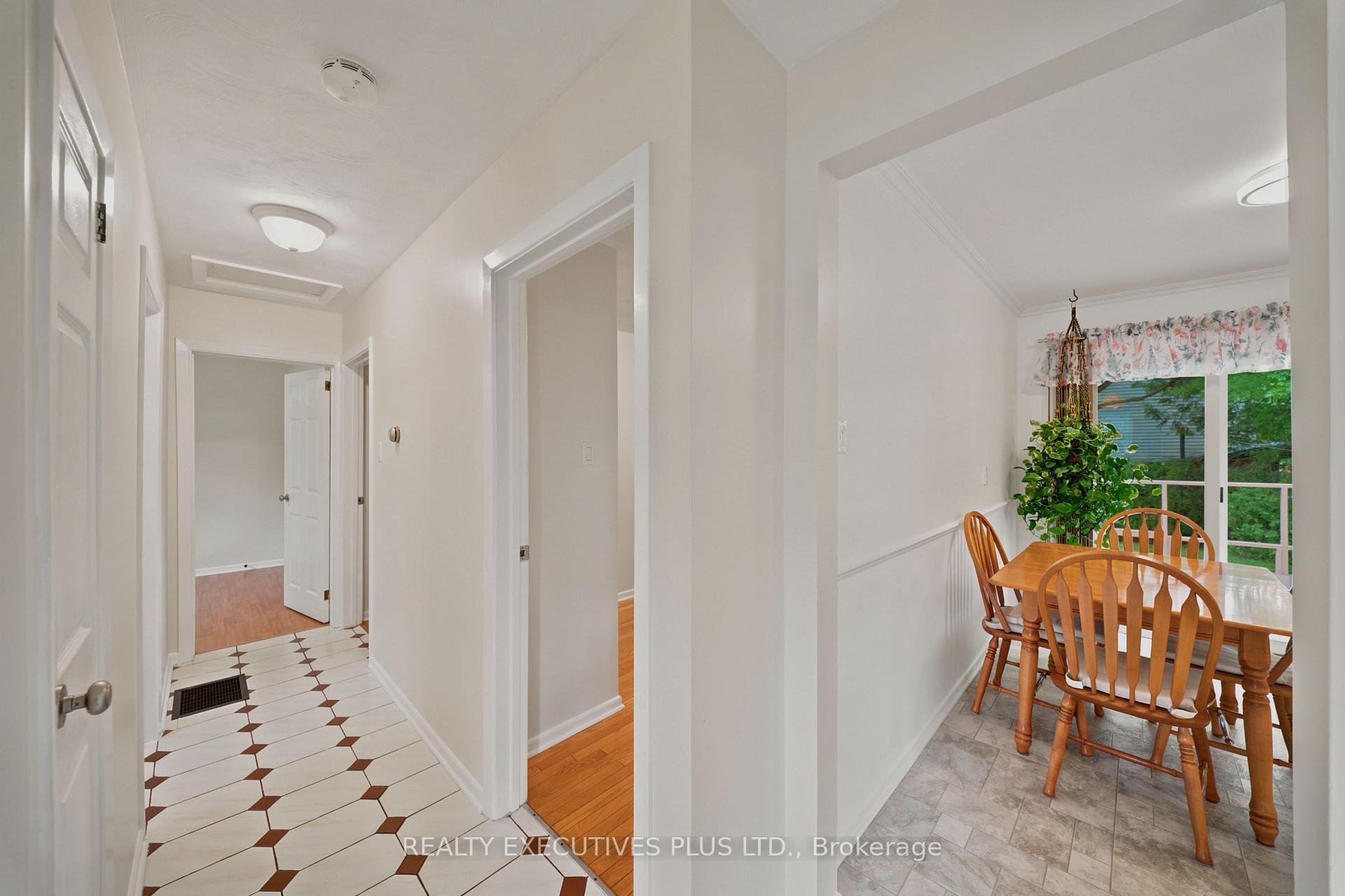 Photo 8 of 2593 Cleroux Crescent, Ottawa, Blackburn Hamlet (South) — HOMEH