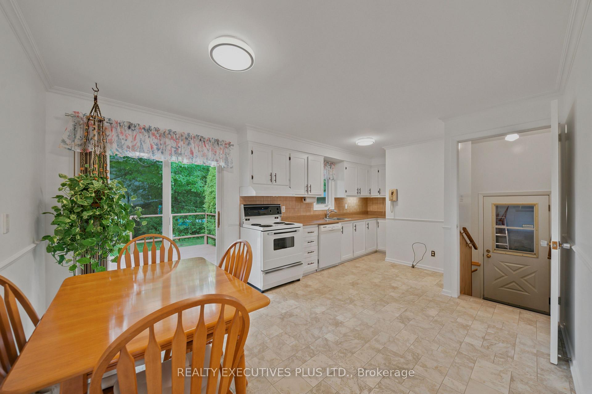 Photo 10 of 2593 Cleroux Crescent, Ottawa, Blackburn Hamlet (South) — HOMEH