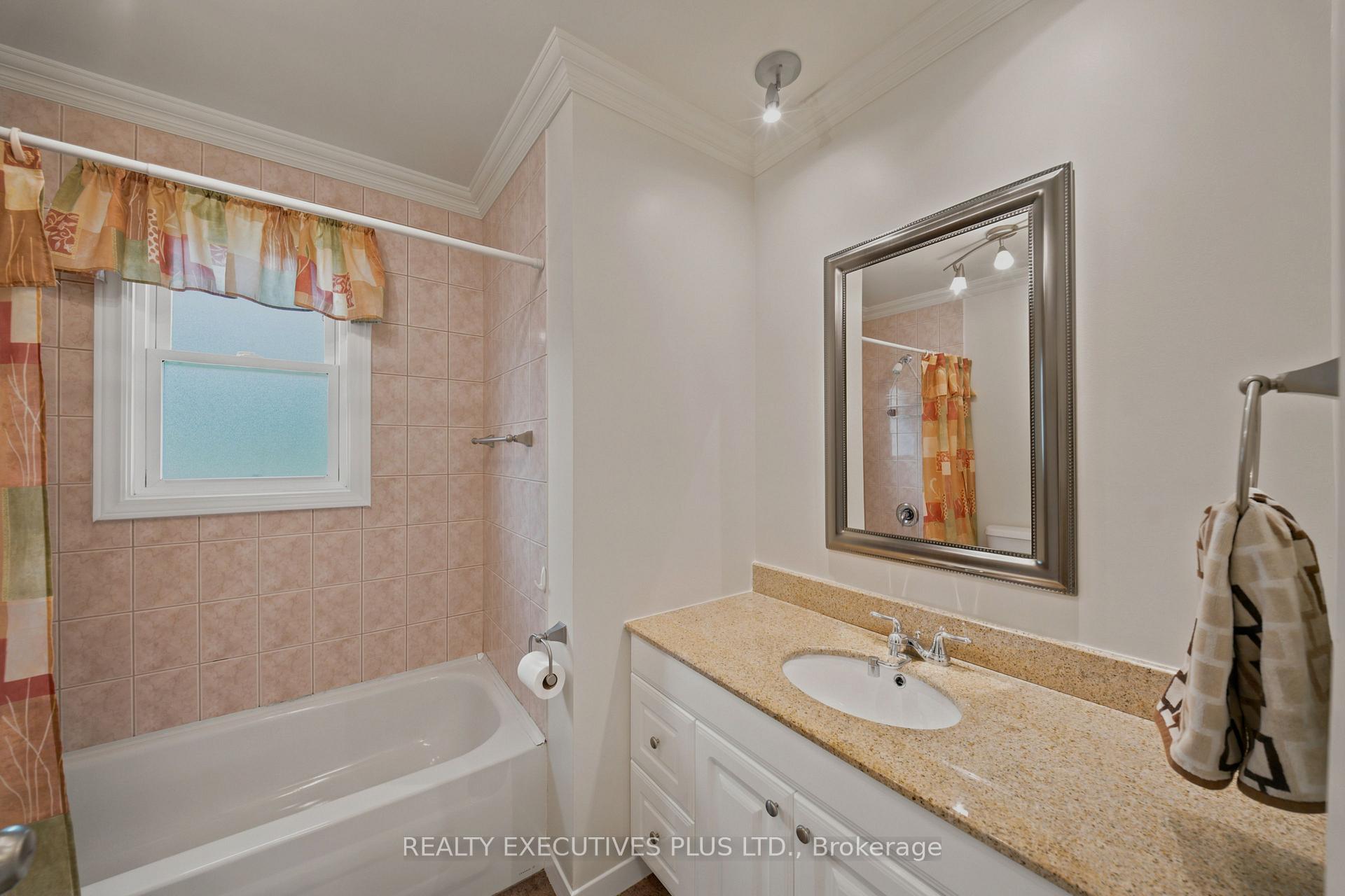 Photo 15 of 2593 Cleroux Crescent, Ottawa, Blackburn Hamlet (South) — HOMEH