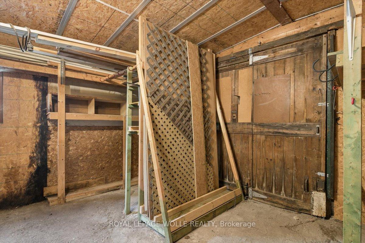 Photo 25 of 427 Duke Street W, Kitchener, Mount Hope Huron Park — HOMEH