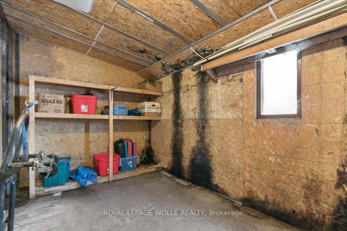 Photo 26 of 427 Duke Street W, Kitchener, Mount Hope Huron Park — HOMEH