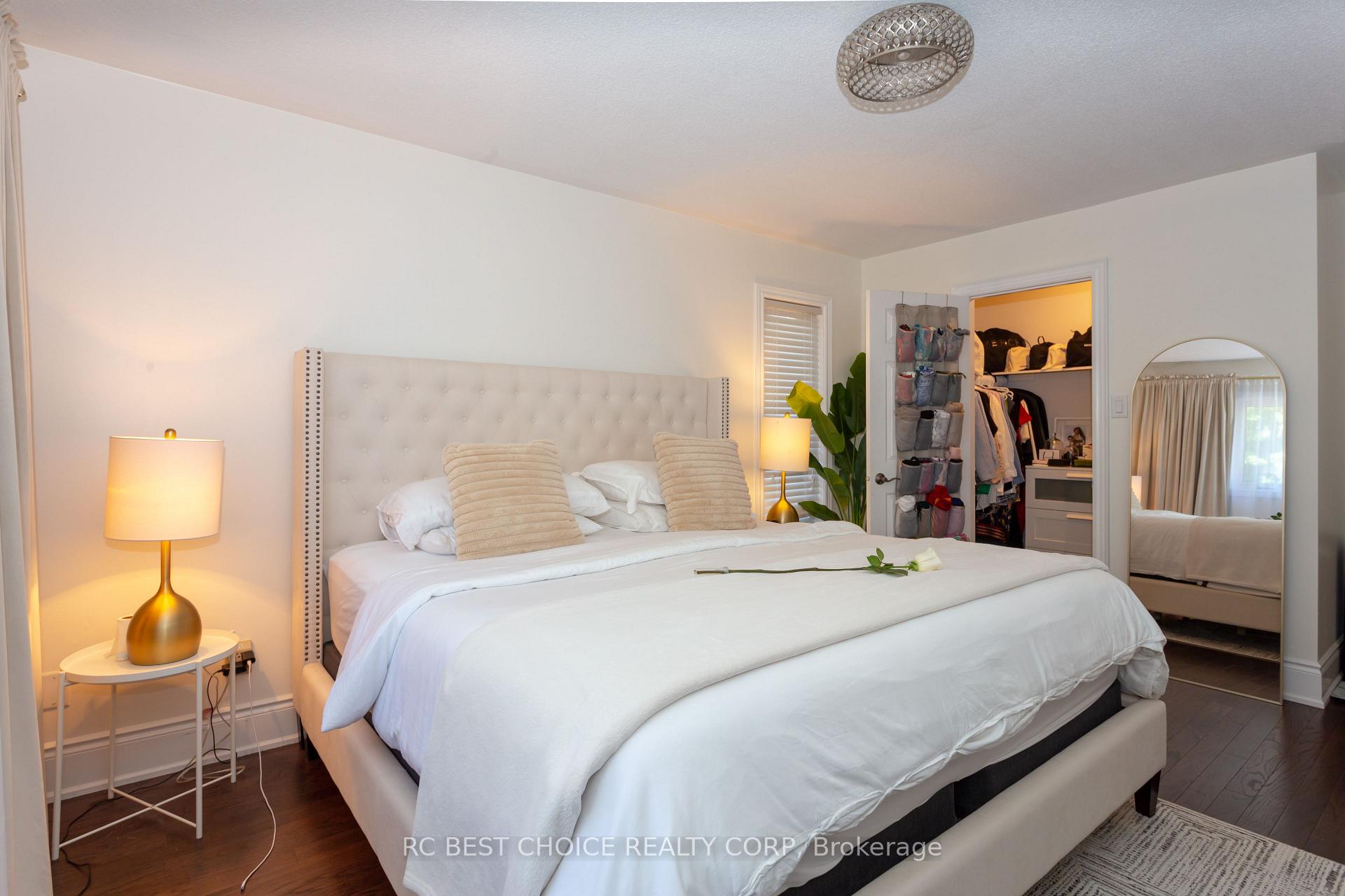 Photo 12 of 68 Carron Avenue, Vaughan, Maple — HOMEH