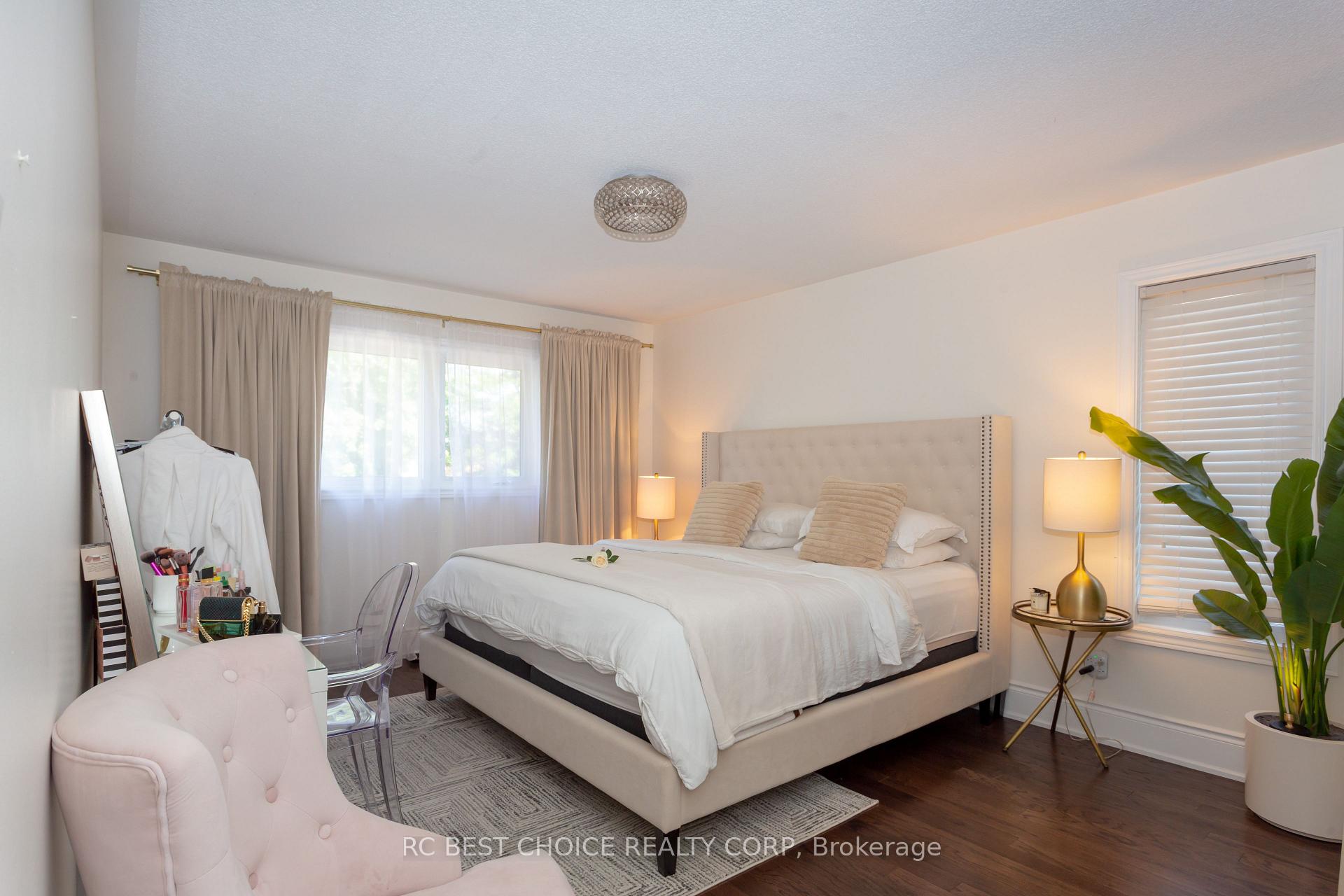 Photo 13 of 68 Carron Avenue, Vaughan, Maple — HOMEH