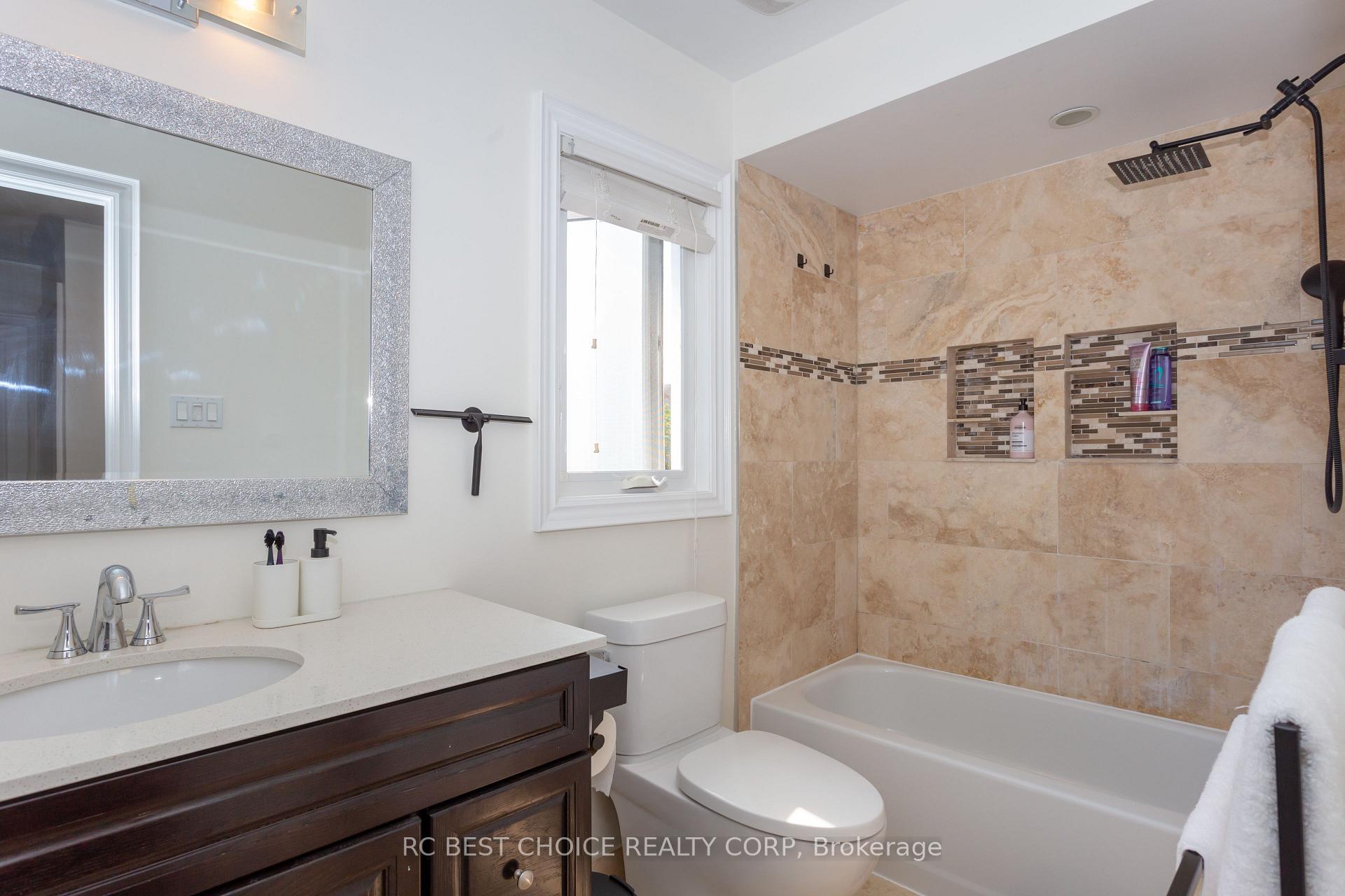 Photo 14 of 68 Carron Avenue, Vaughan, Maple — HOMEH