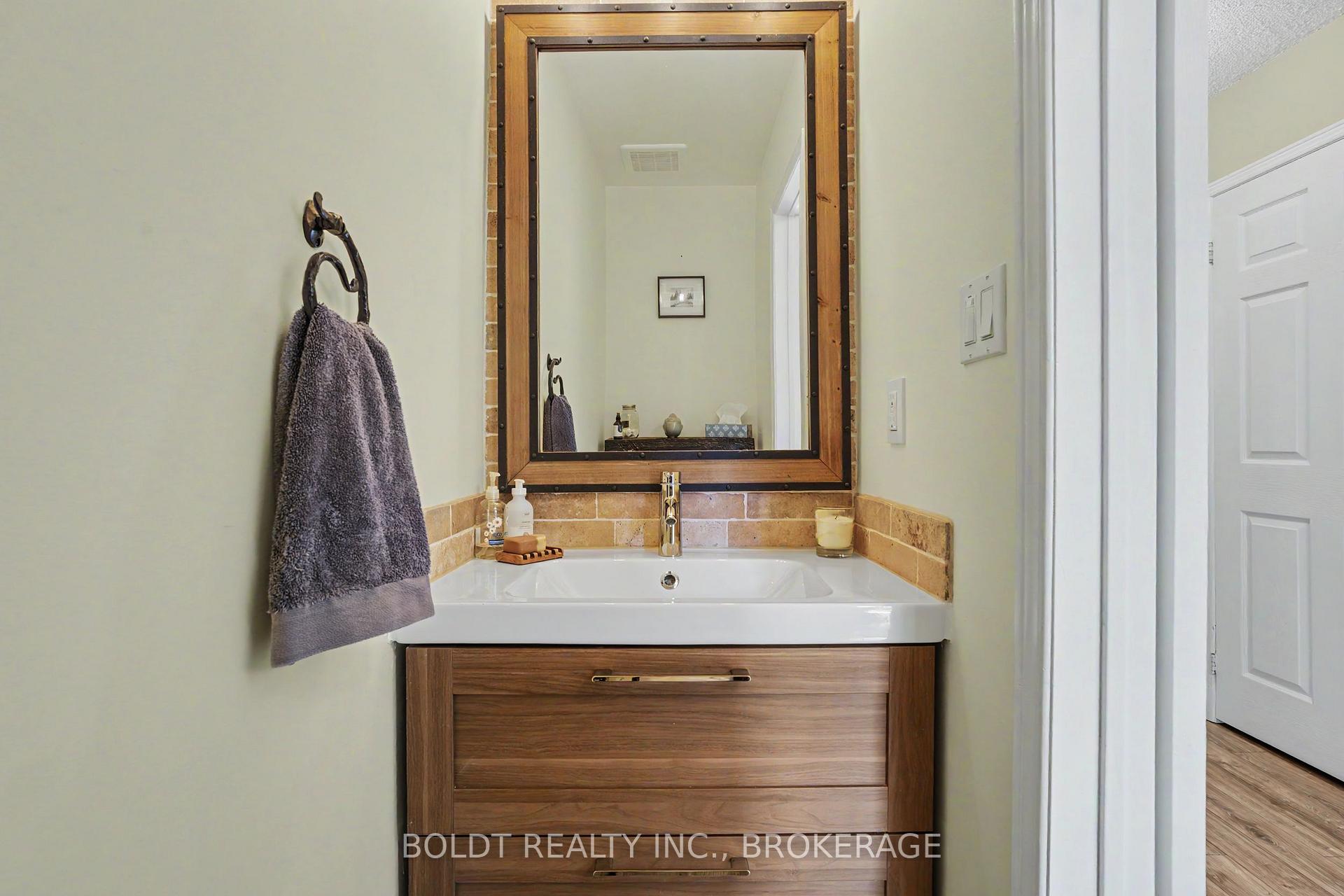 Photo 5 of Unit 12, 7 Davidson Boulevard, Hamilton, Dundas — HOMEH