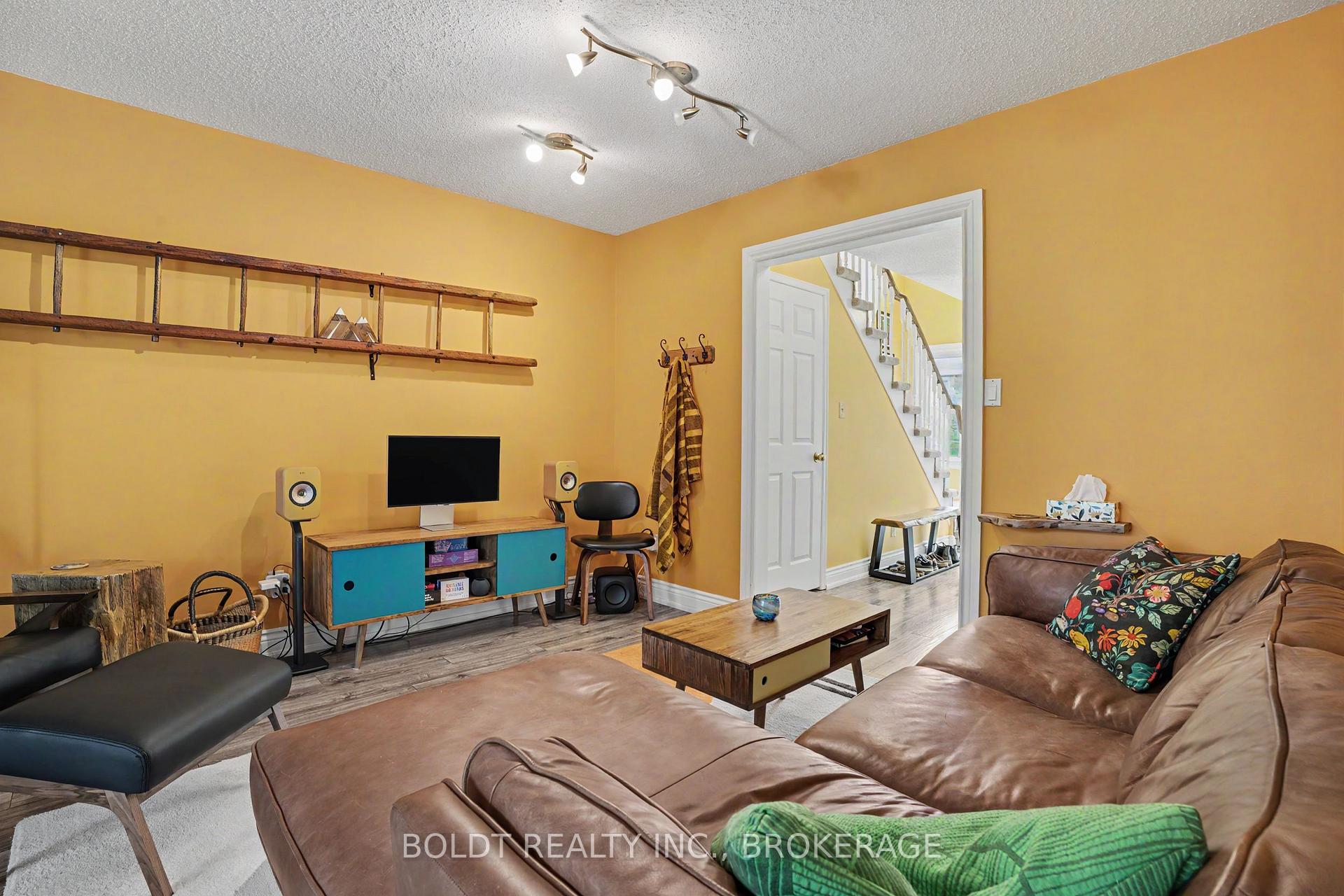 Photo 7 of Unit 12, 7 Davidson Boulevard, Hamilton, Dundas — HOMEH