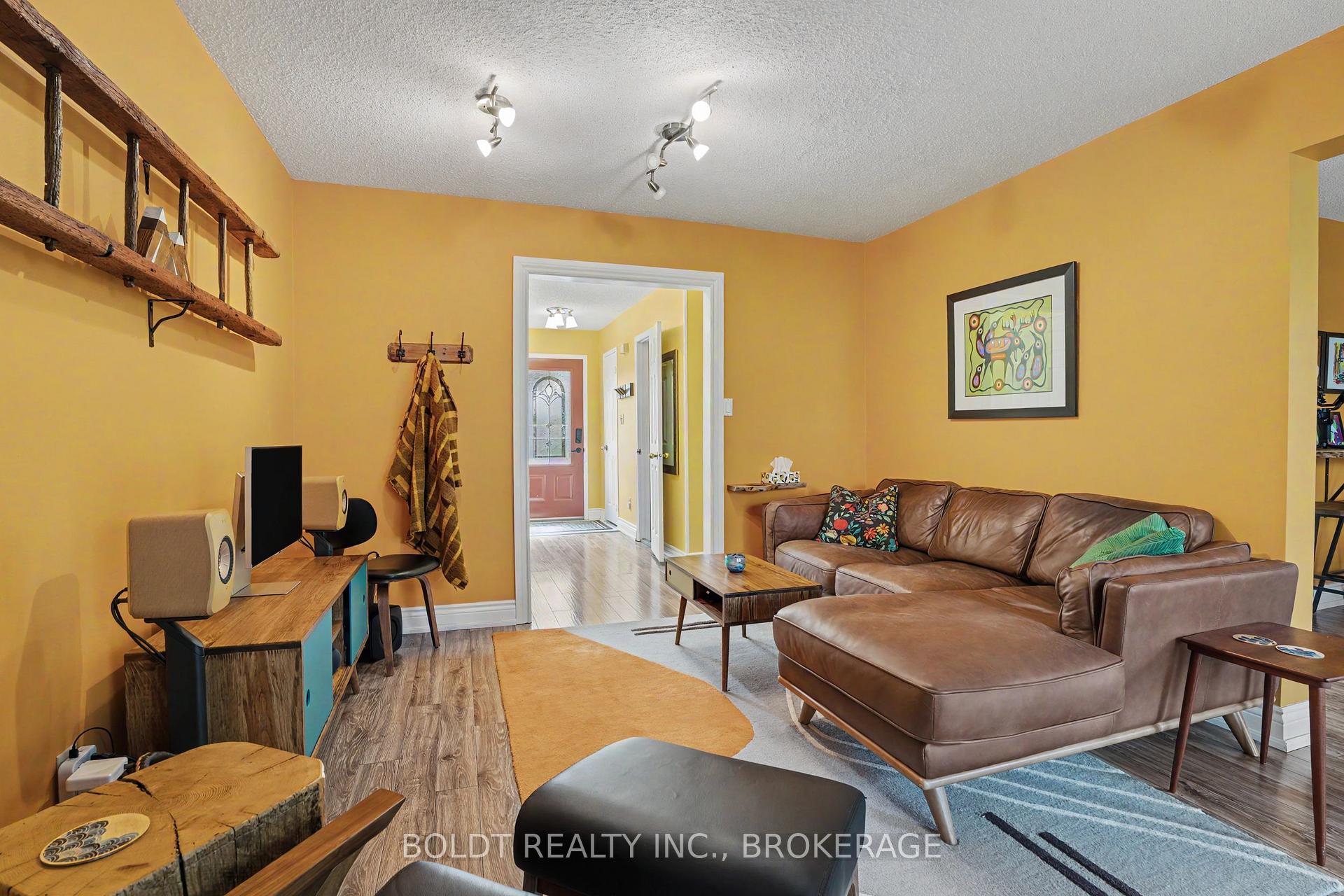 Photo 9 of Unit 12, 7 Davidson Boulevard, Hamilton, Dundas — HOMEH