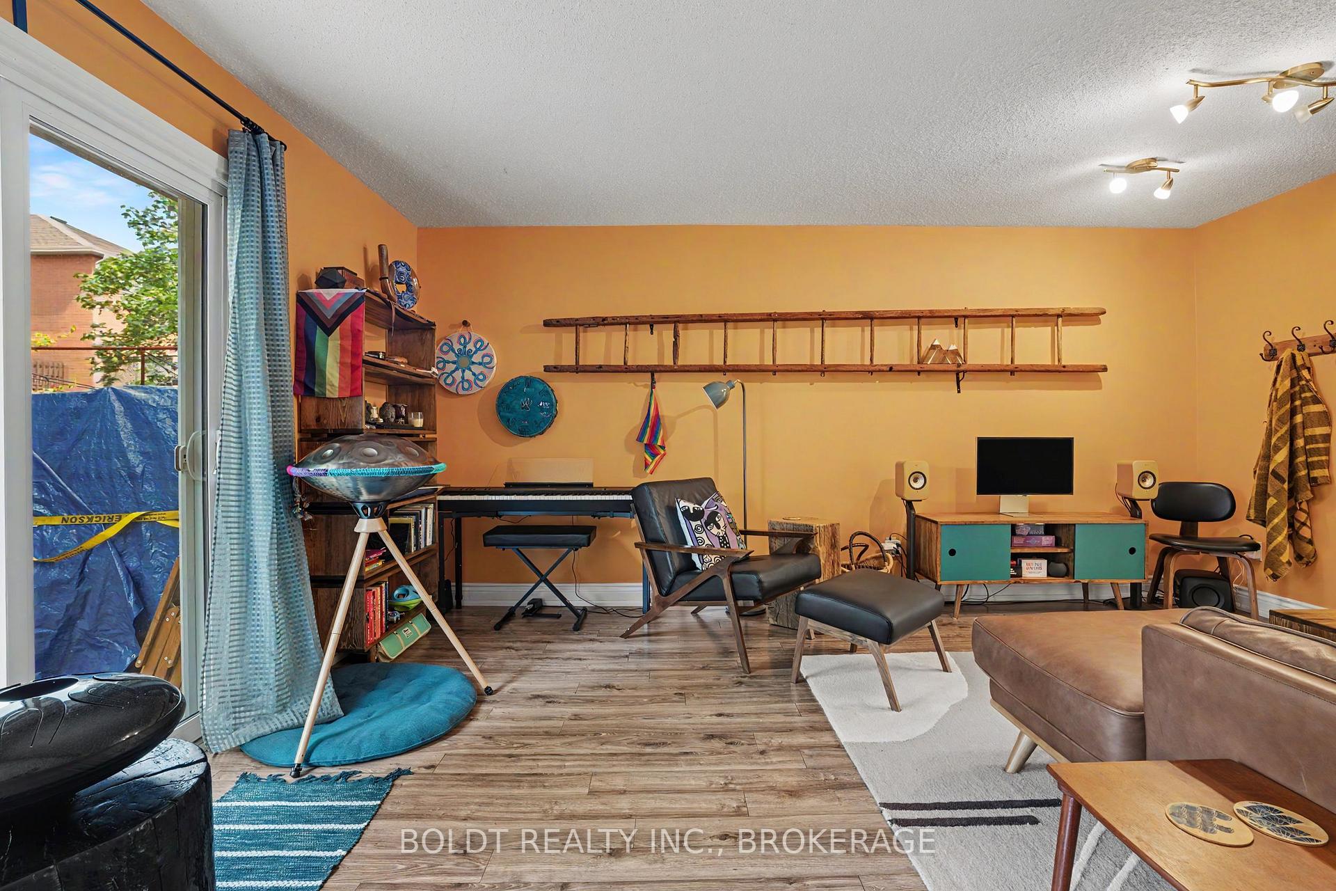 Photo 11 of Unit 12, 7 Davidson Boulevard, Hamilton, Dundas — HOMEH
