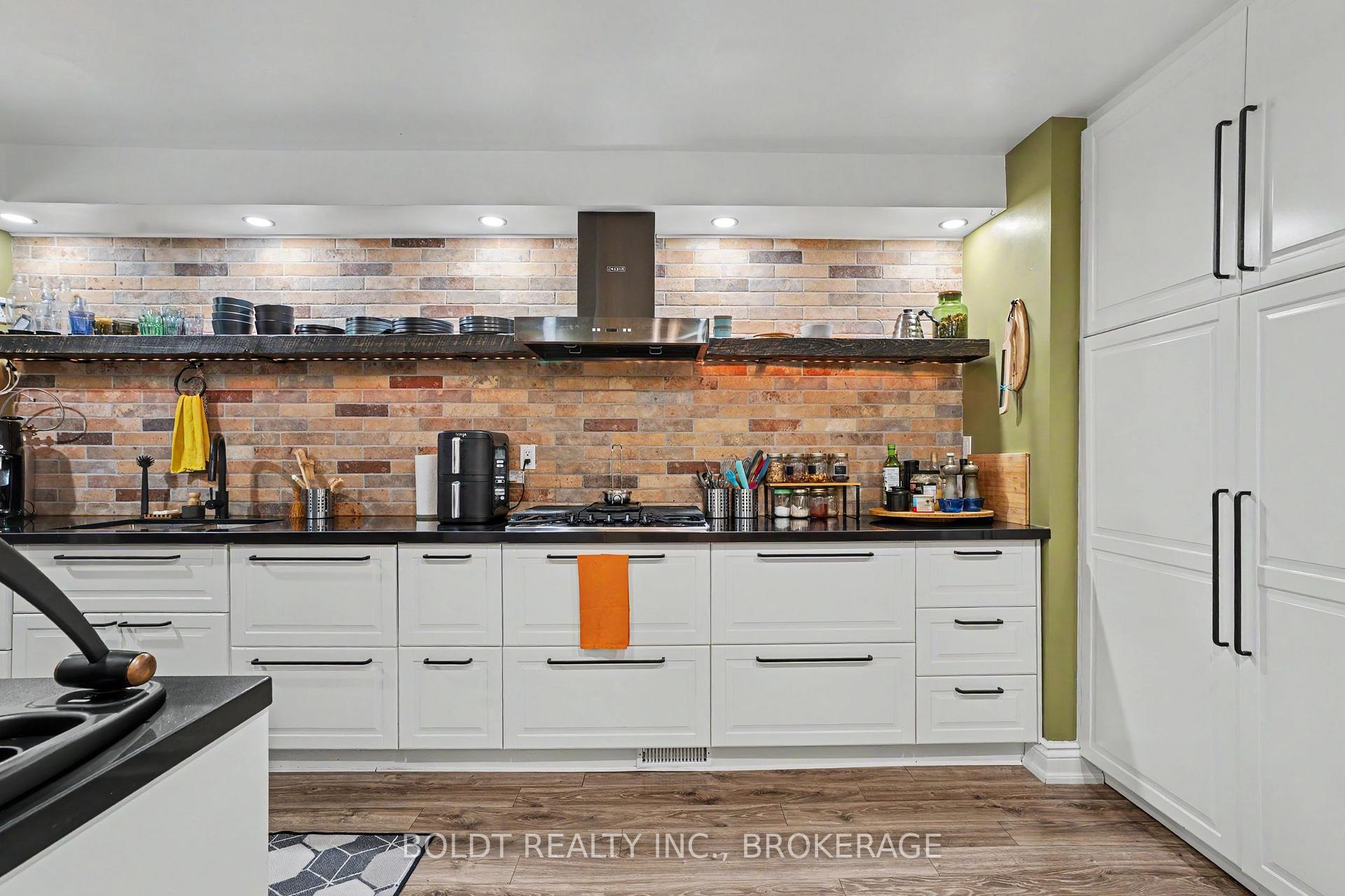 Photo 16 of Unit 12, 7 Davidson Boulevard, Hamilton, Dundas — HOMEH