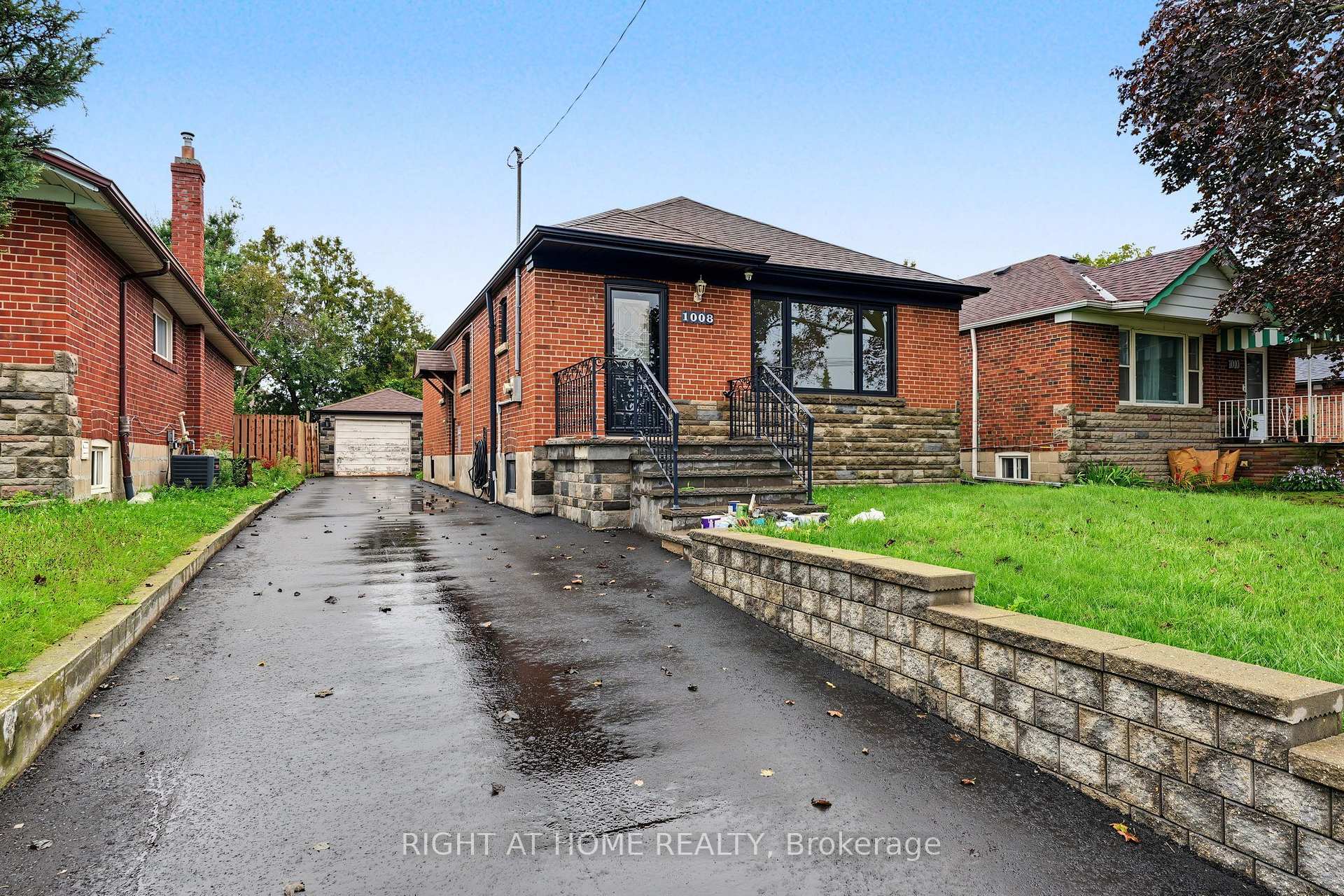 Photo 2 of 1008 Kennedy Road, Scarborough, Dorset Park — HOMEH
