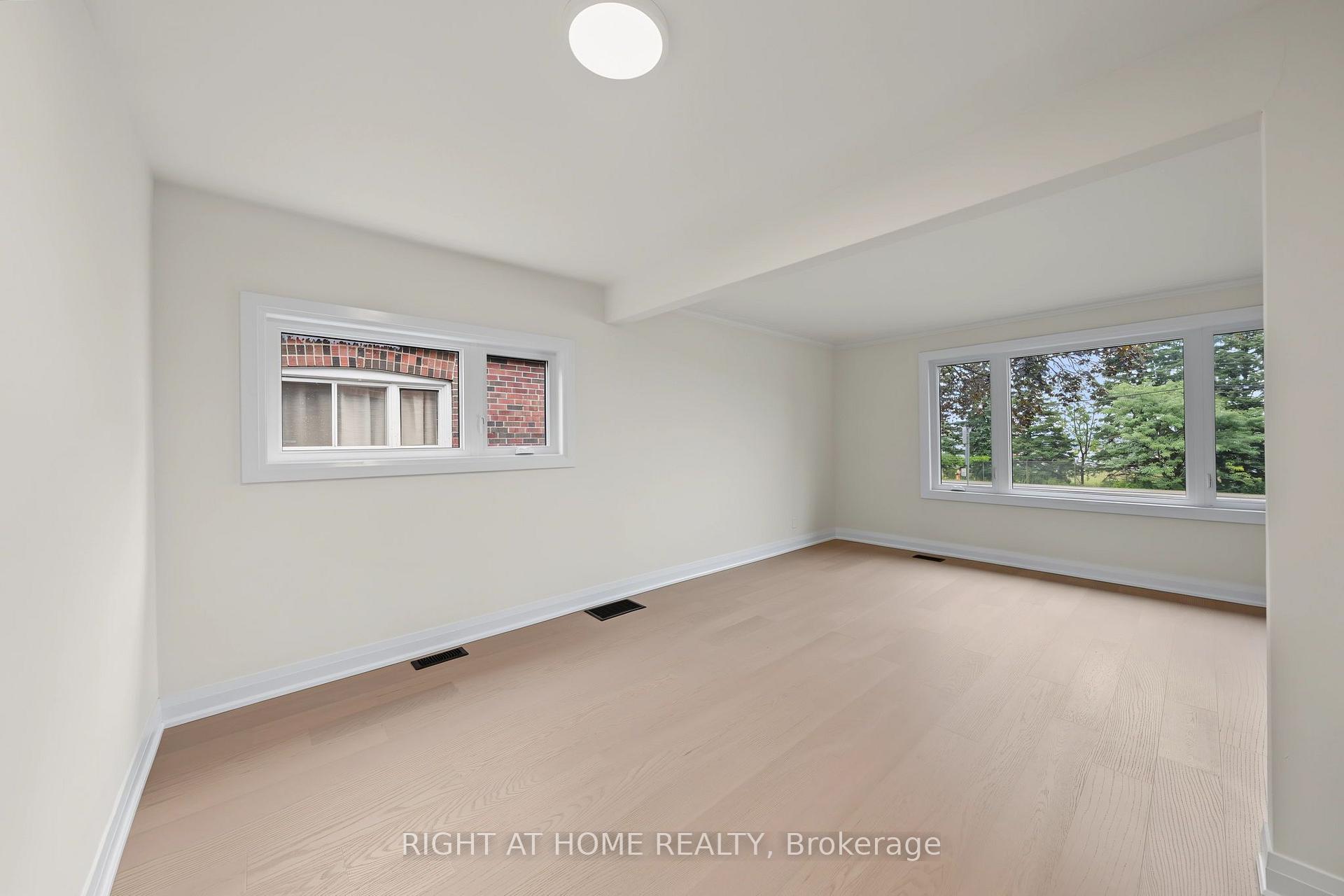 Photo 9 of 1008 Kennedy Road, Scarborough, Dorset Park — HOMEH