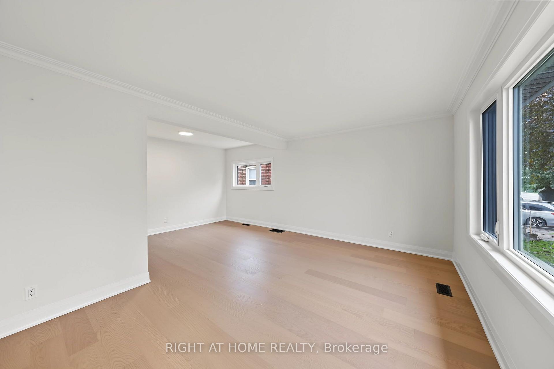 Photo 10 of 1008 Kennedy Road, Scarborough, Dorset Park — HOMEH