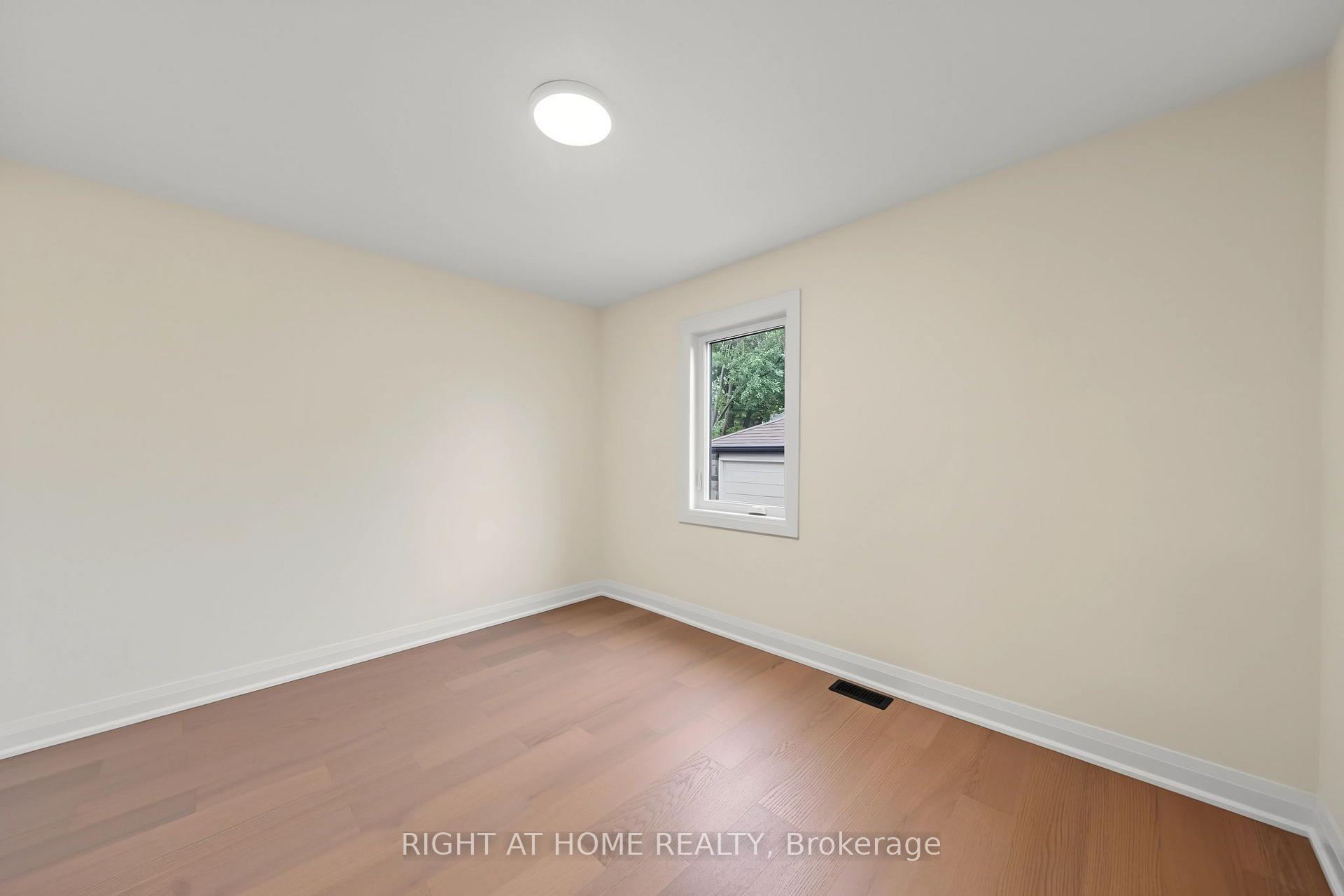 Photo 16 of 1008 Kennedy Road, Scarborough, Dorset Park — HOMEH