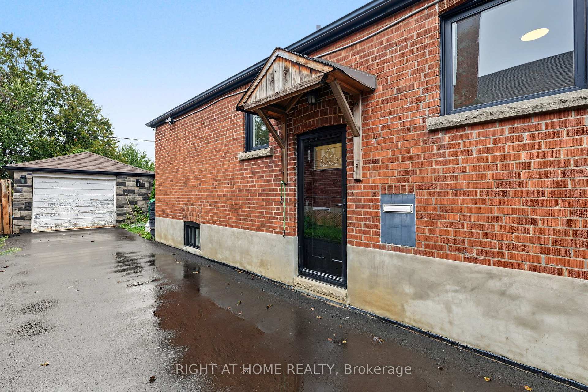 Photo 18 of 1008 Kennedy Road, Scarborough, Dorset Park — HOMEH