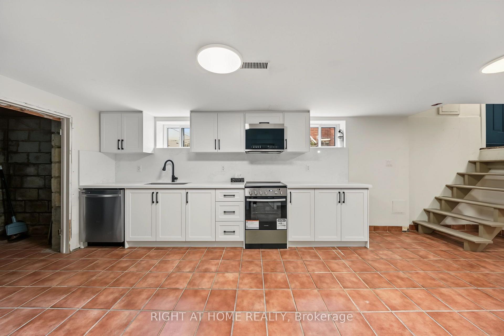 Photo 20 of 1008 Kennedy Road, Scarborough, Dorset Park — HOMEH