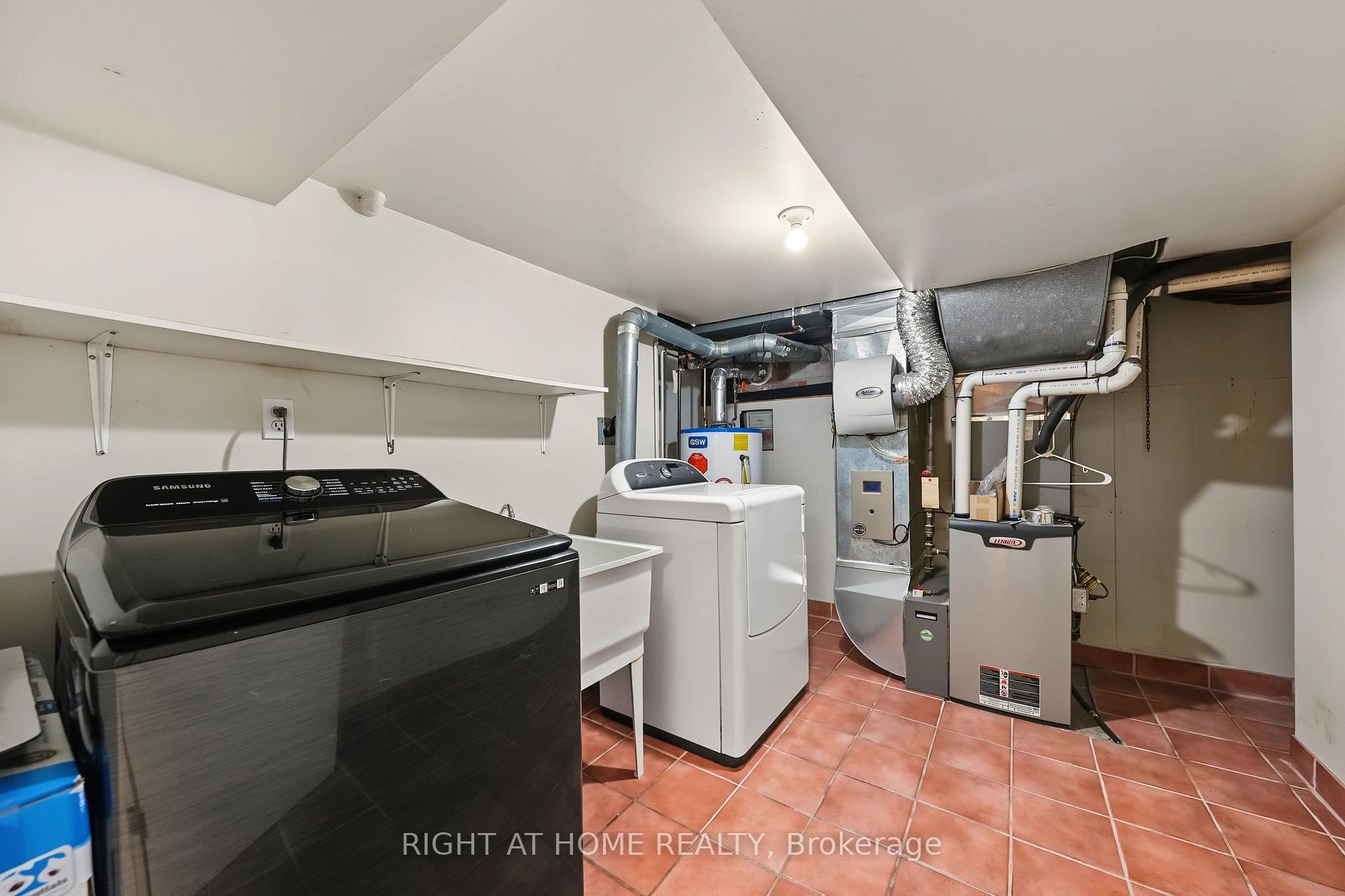 Photo 24 of 1008 Kennedy Road, Scarborough, Dorset Park — HOMEH