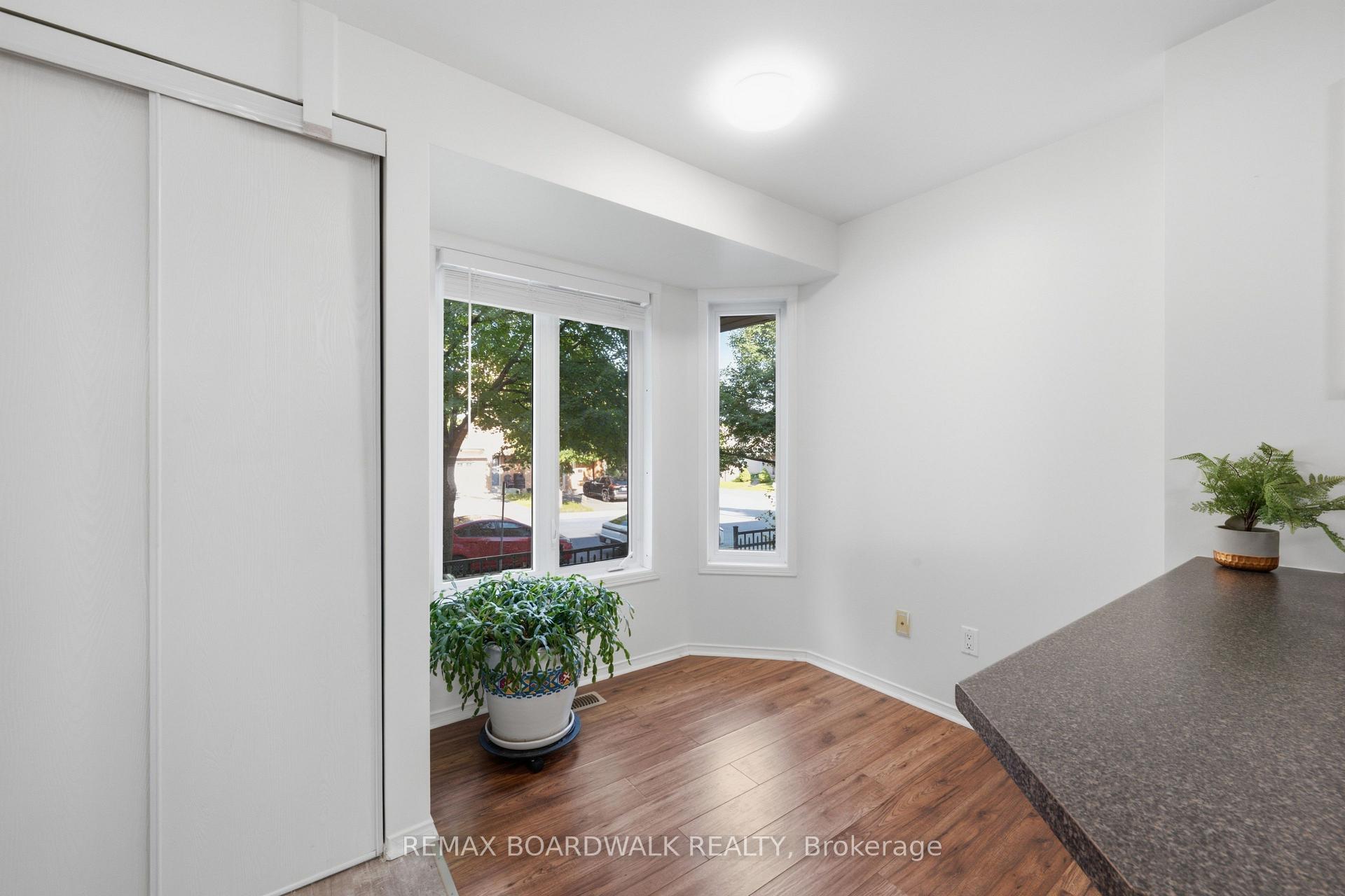 Photo 6 of Unit 20, 316 Cresthaven Drive, Ottawa, Barrhaven East — HOMEH