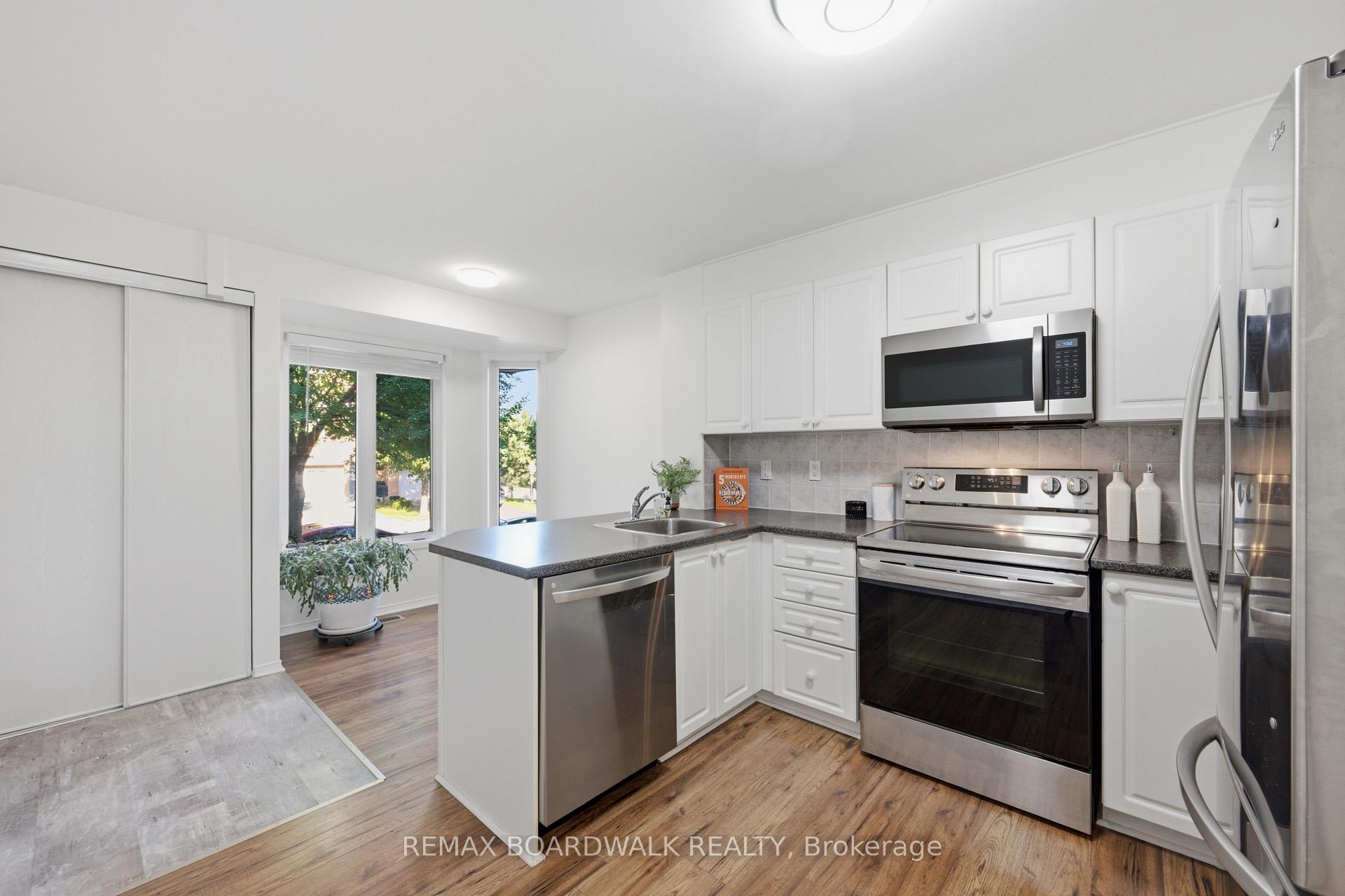 Photo 8 of Unit 20, 316 Cresthaven Drive, Ottawa, Barrhaven East — HOMEH