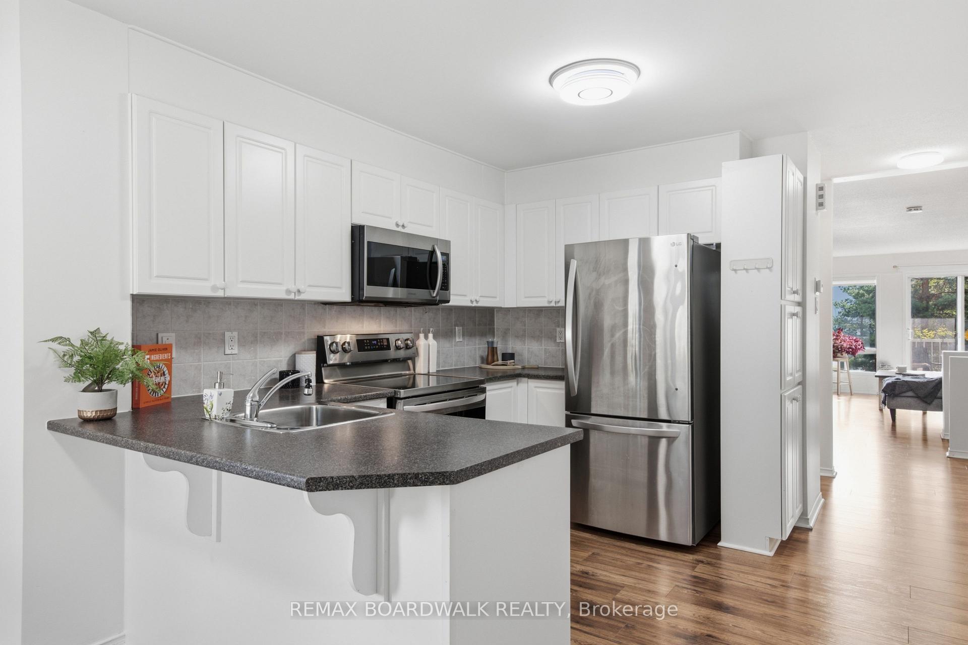 Photo 9 of Unit 20, 316 Cresthaven Drive, Ottawa, Barrhaven East — HOMEH