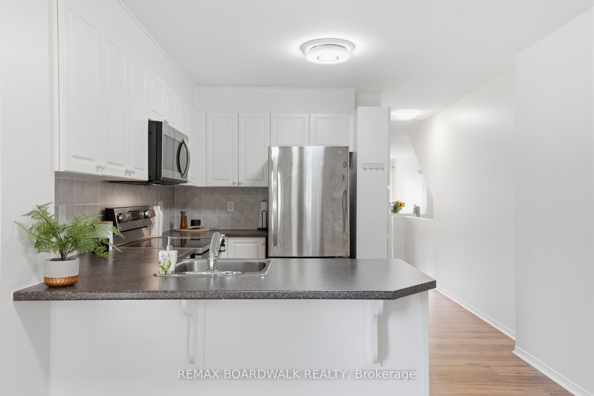 Photo 12 of Unit 20, 316 Cresthaven Drive, Ottawa, Barrhaven East — HOMEH