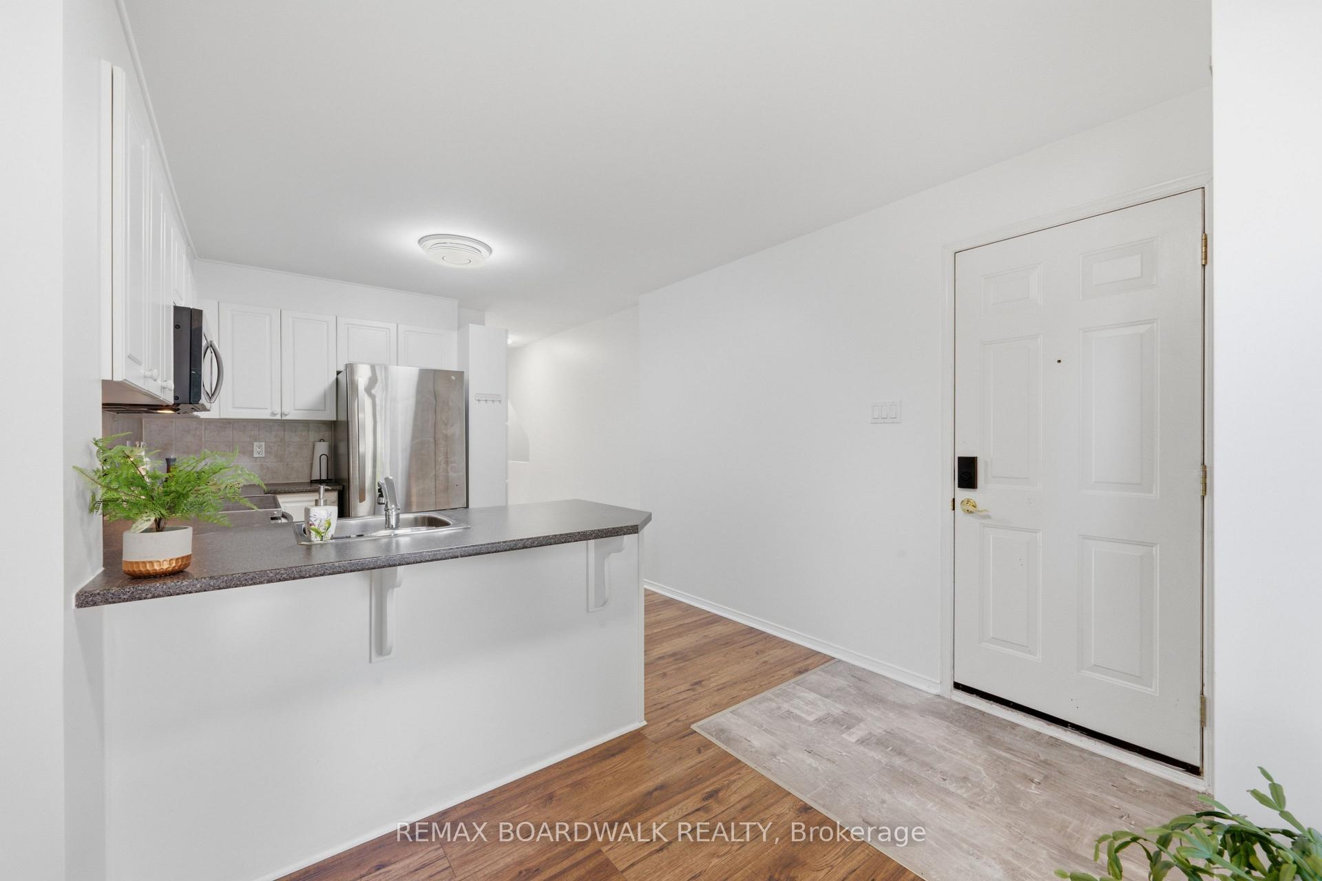 Photo 13 of Unit 20, 316 Cresthaven Drive, Ottawa, Barrhaven East — HOMEH