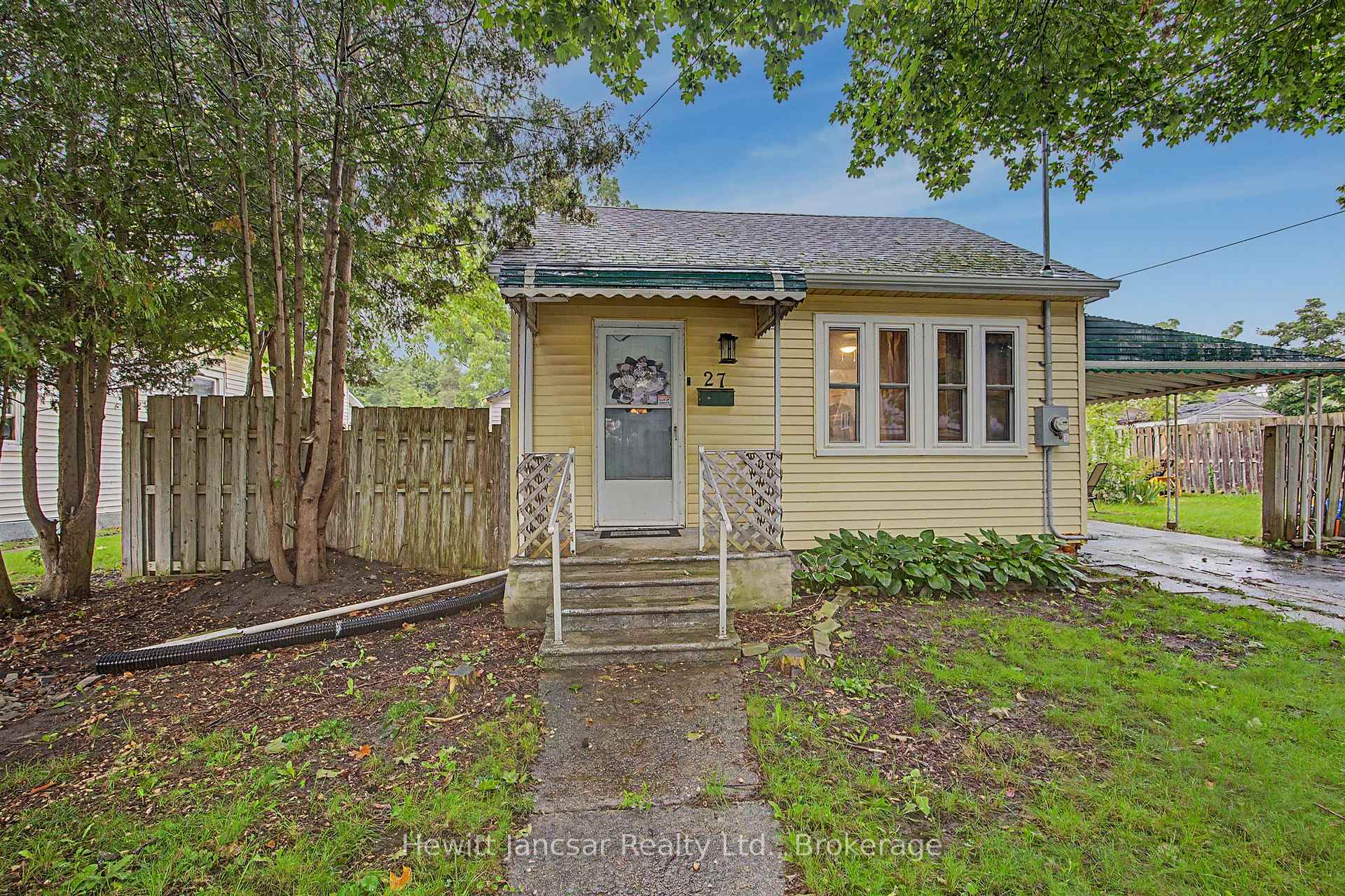 Photo 2 of 27 Chestnut Street W, Aylmer — HOMEH