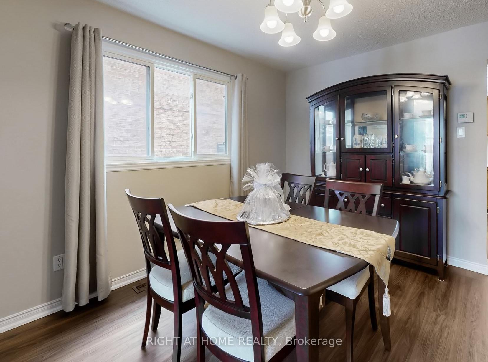 Photo 6 of 531 Steeple Hill, Pickering, Woodlands — HOMEH